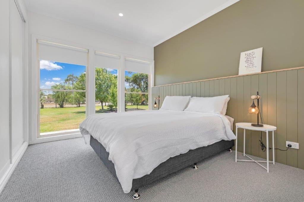 The Waterfront - Echuca Holiday Homes