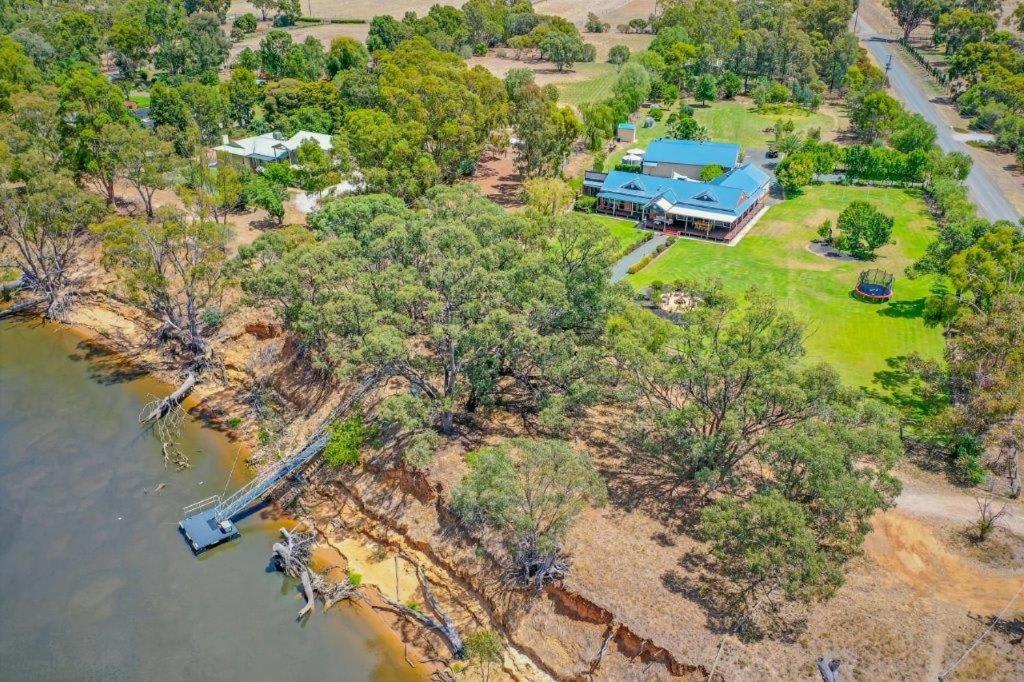 The Waterfront - Echuca Holiday Homes