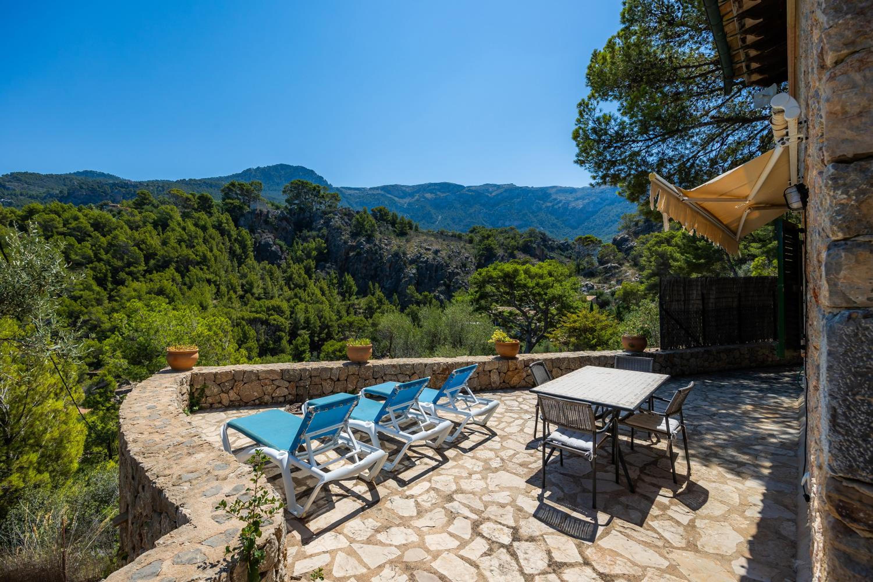 Casita En Cala Deia Junto Al Mar 1 view 2
