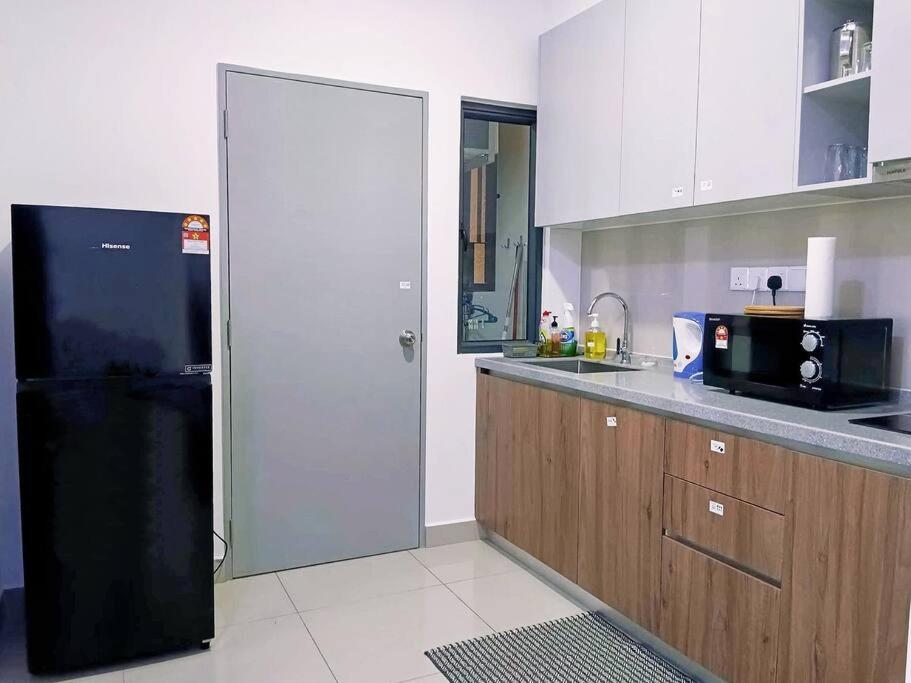 MVE45 KL Sunway Velocity Ikea MRT Cheras #8pax-2cp