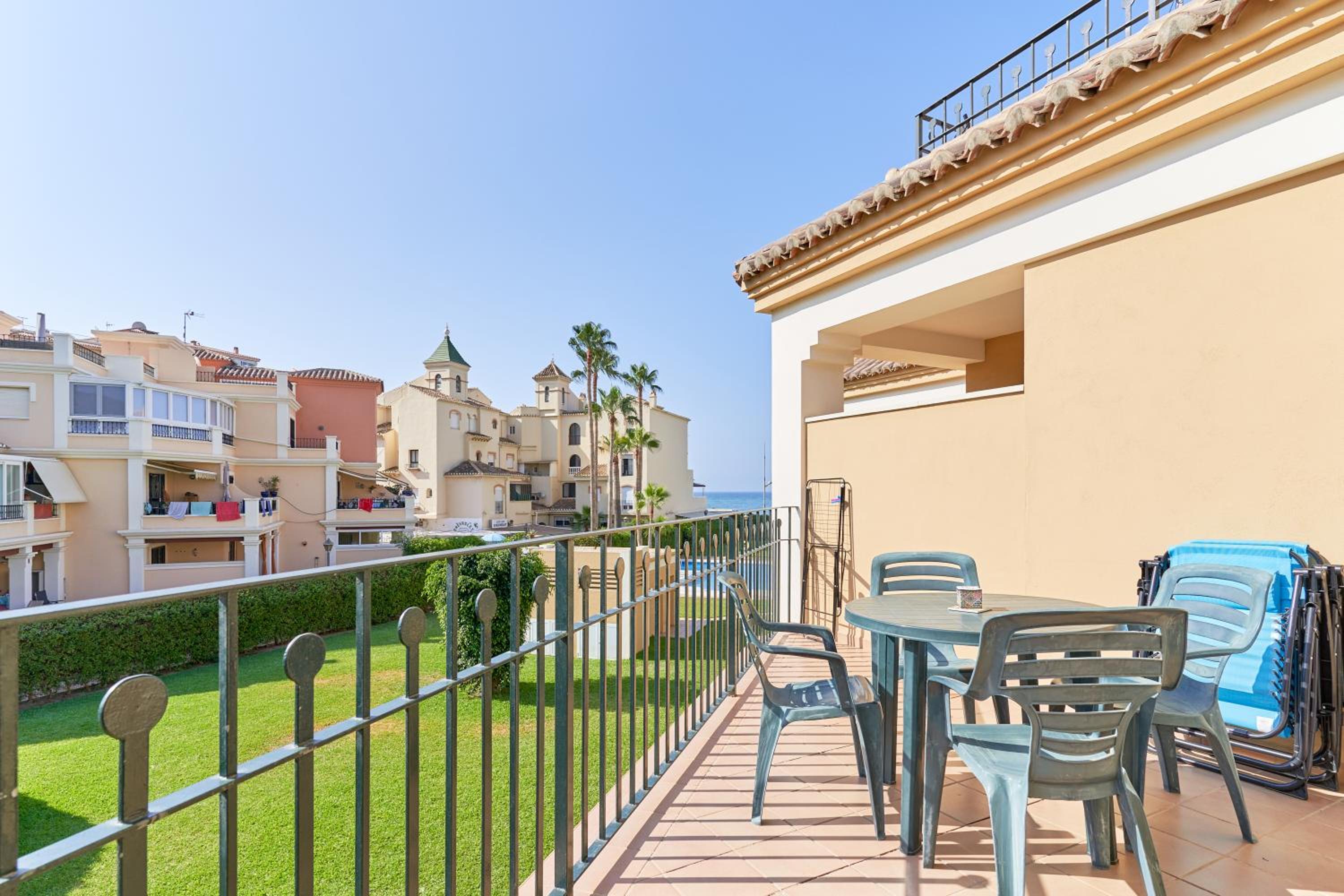 Las Palmeras A92 photo 4