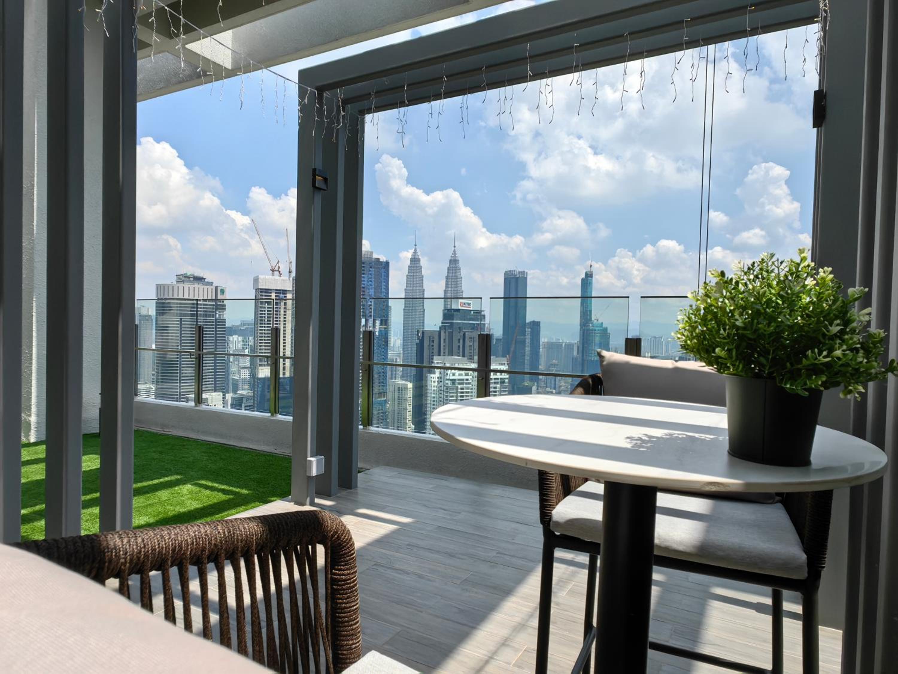 TRX Agile Bukit Bintang KLCC View 8pax Family Suites