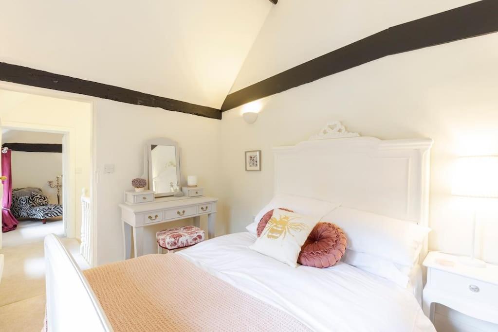 Dorney Windsor Legoland 5 Star Stay for upto 14 guests, photo 75
