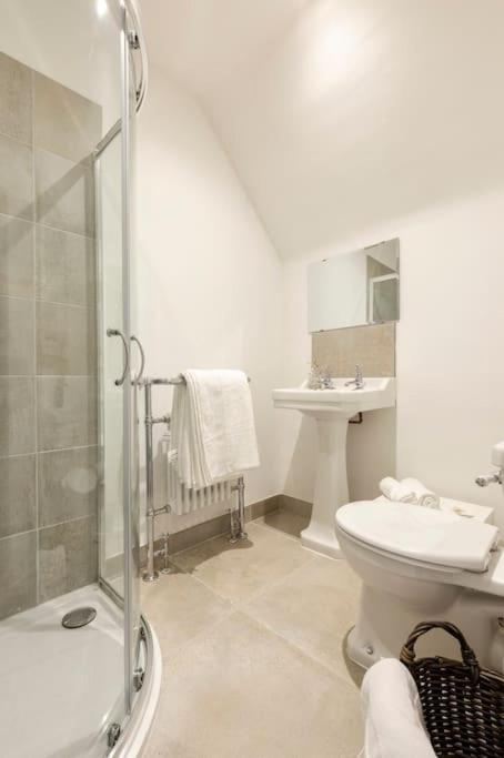Dorney Windsor Legoland 5 Star Stay for upto 14 guests