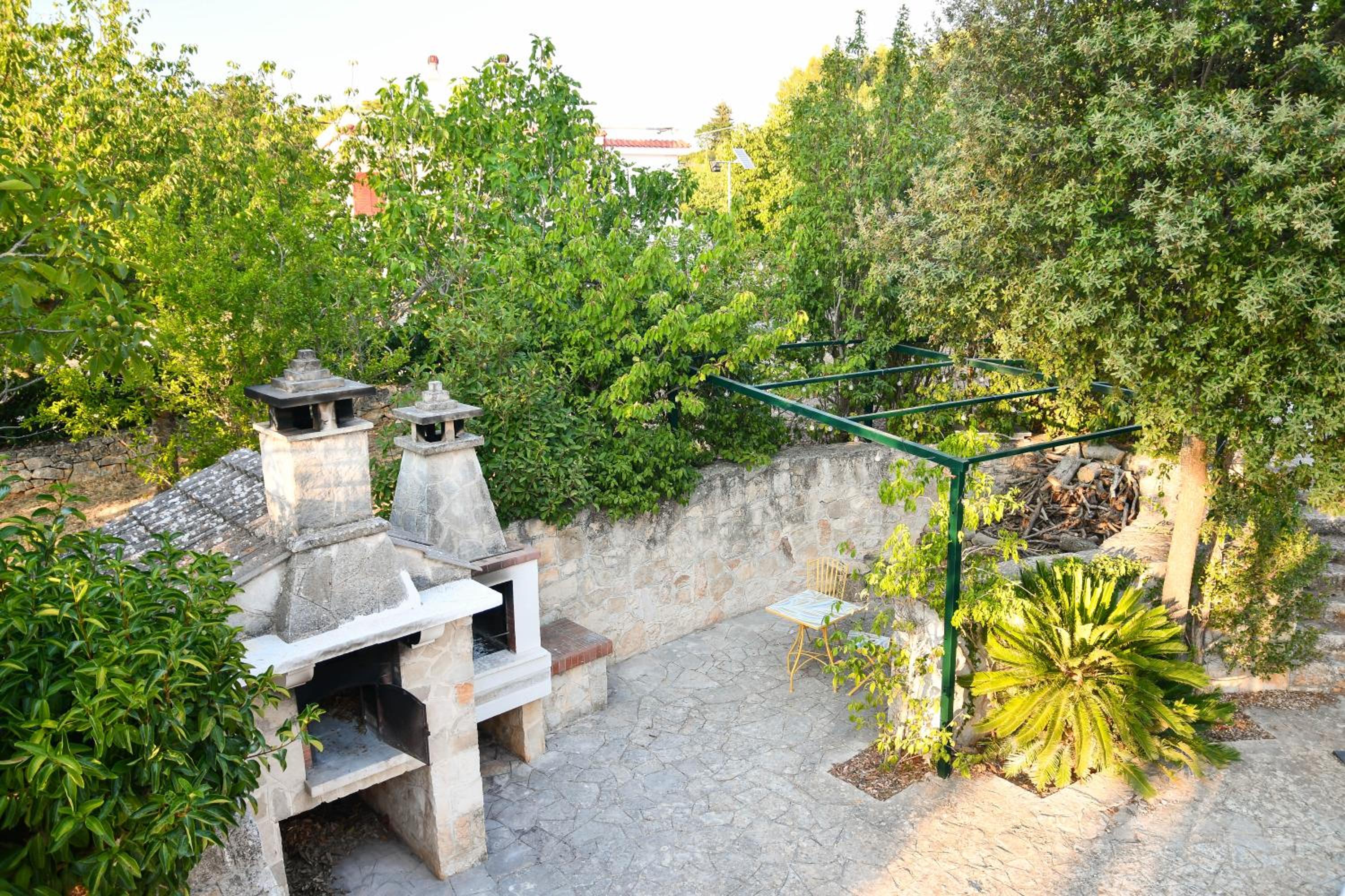 Photo 10