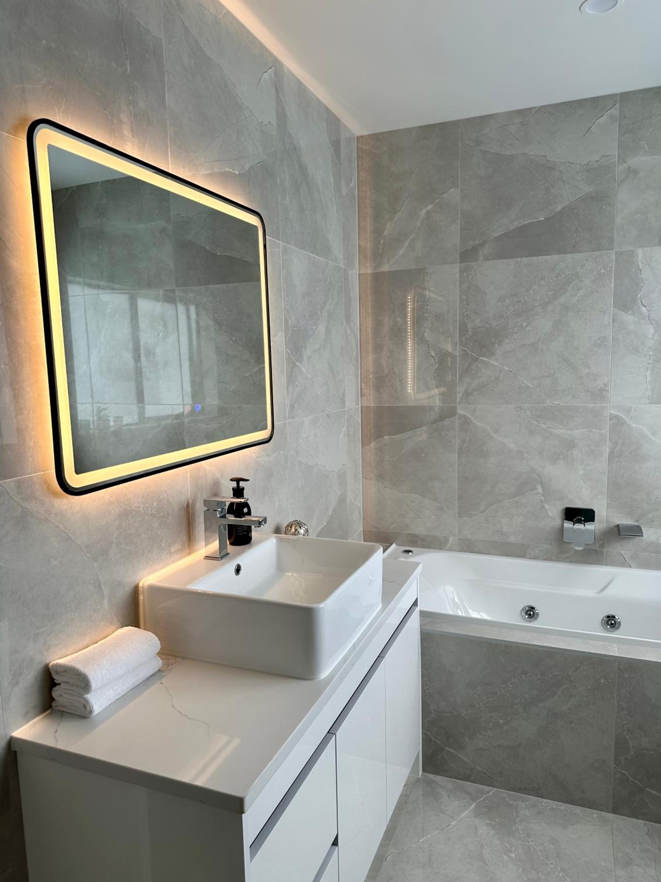 Accommodation in Auckland - Ormiston, Manukau, Flat Bush view 3