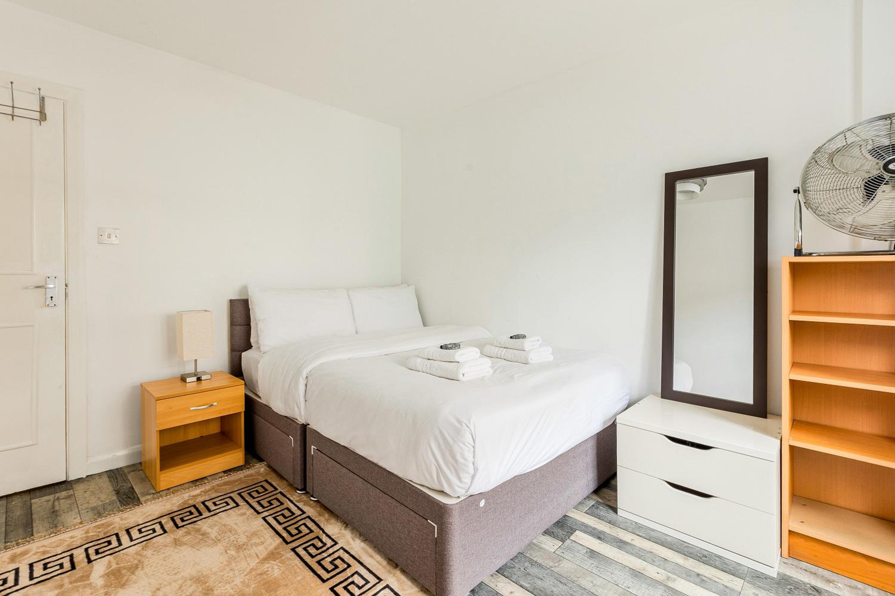 Central 2BR in Vibrant Spitalfields, 5min Tube