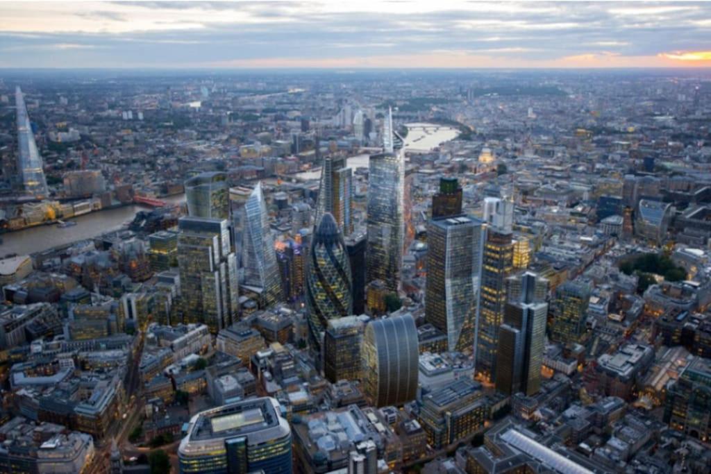 Central 2BR in Vibrant Spitalfields, 5min Tube