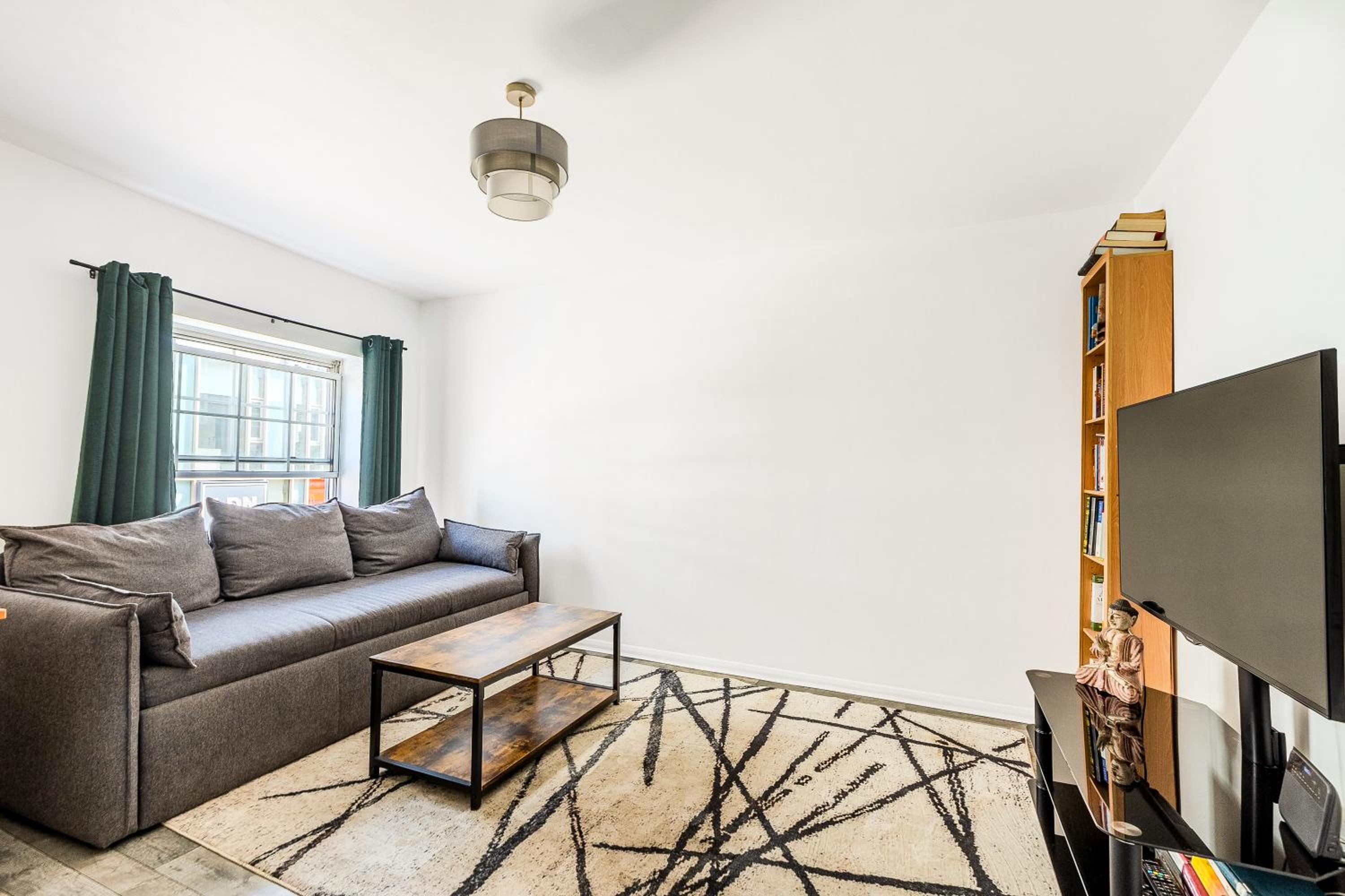 Central 2BR in Vibrant Spitalfields, 5min Tube