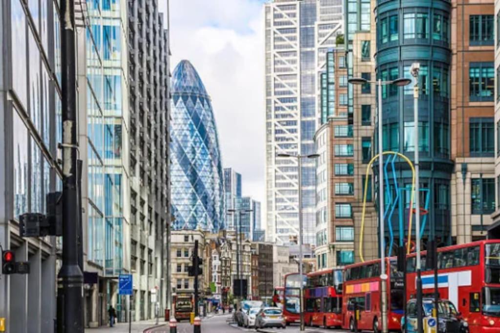 Central 2BR in Vibrant Spitalfields, 5min Tube
