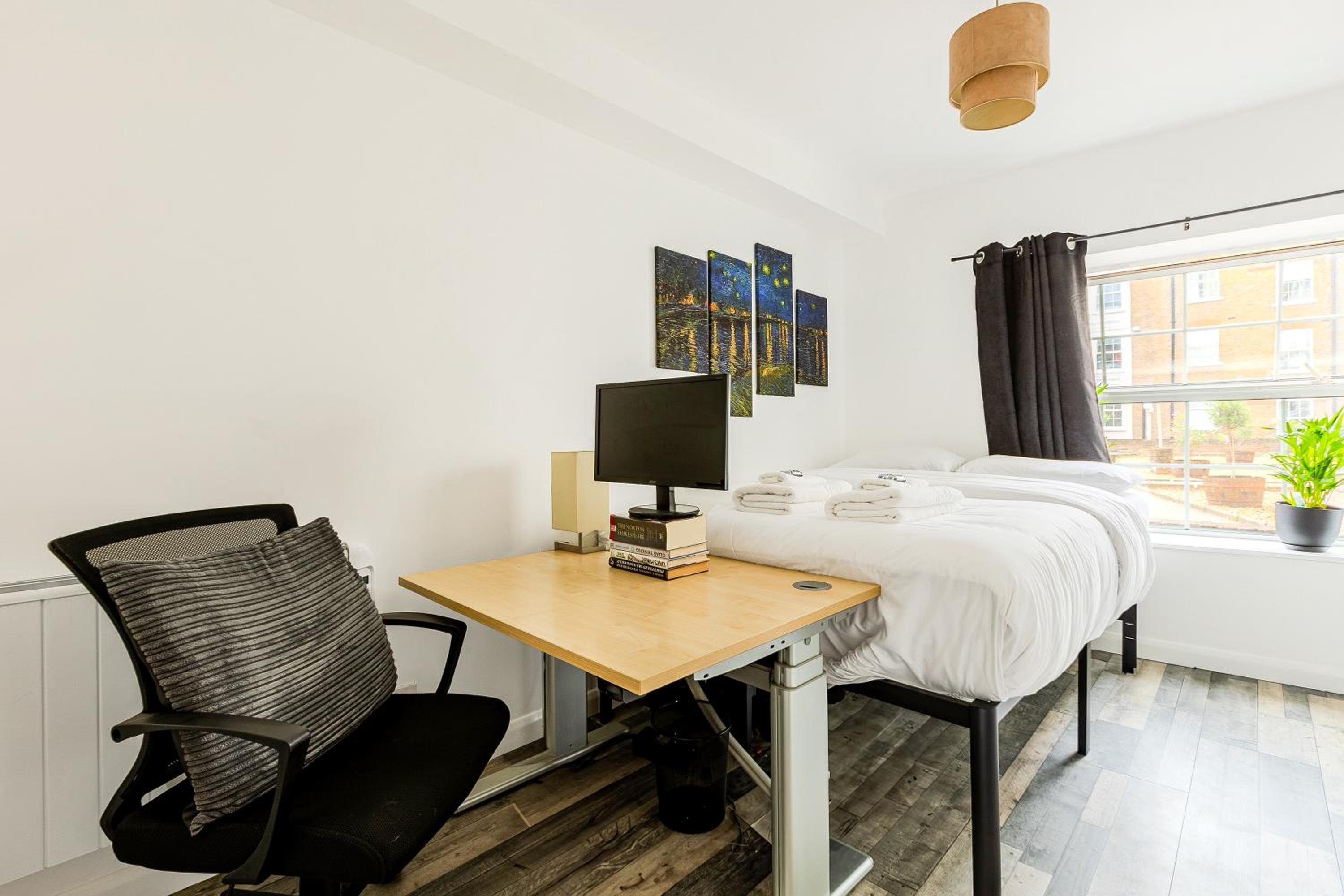 Central 2BR in Vibrant Spitalfields, 5min Tube