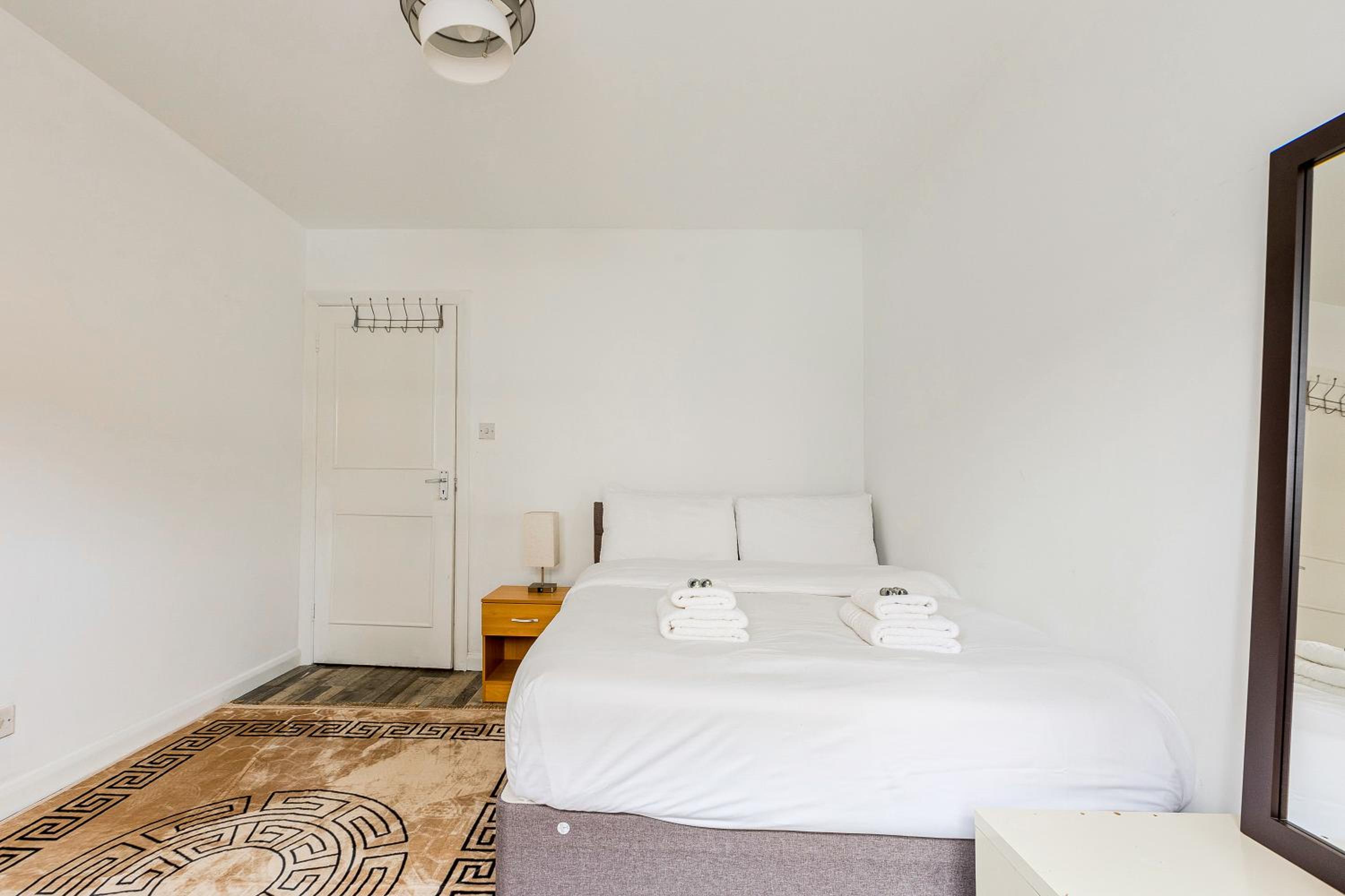 Central 2BR in Vibrant Spitalfields, 5min Tube