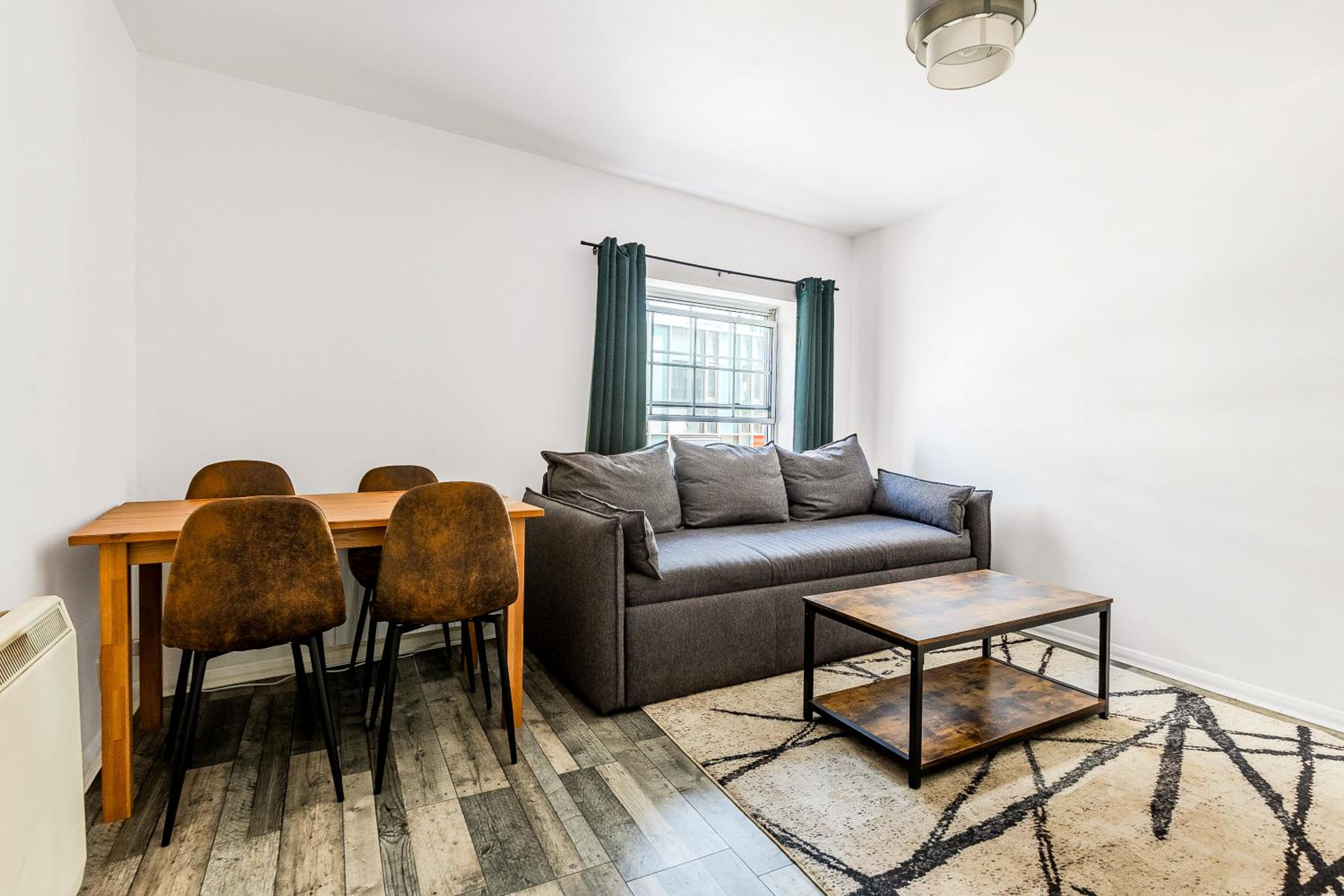 Central 2BR in Vibrant Spitalfields, 5min Tube