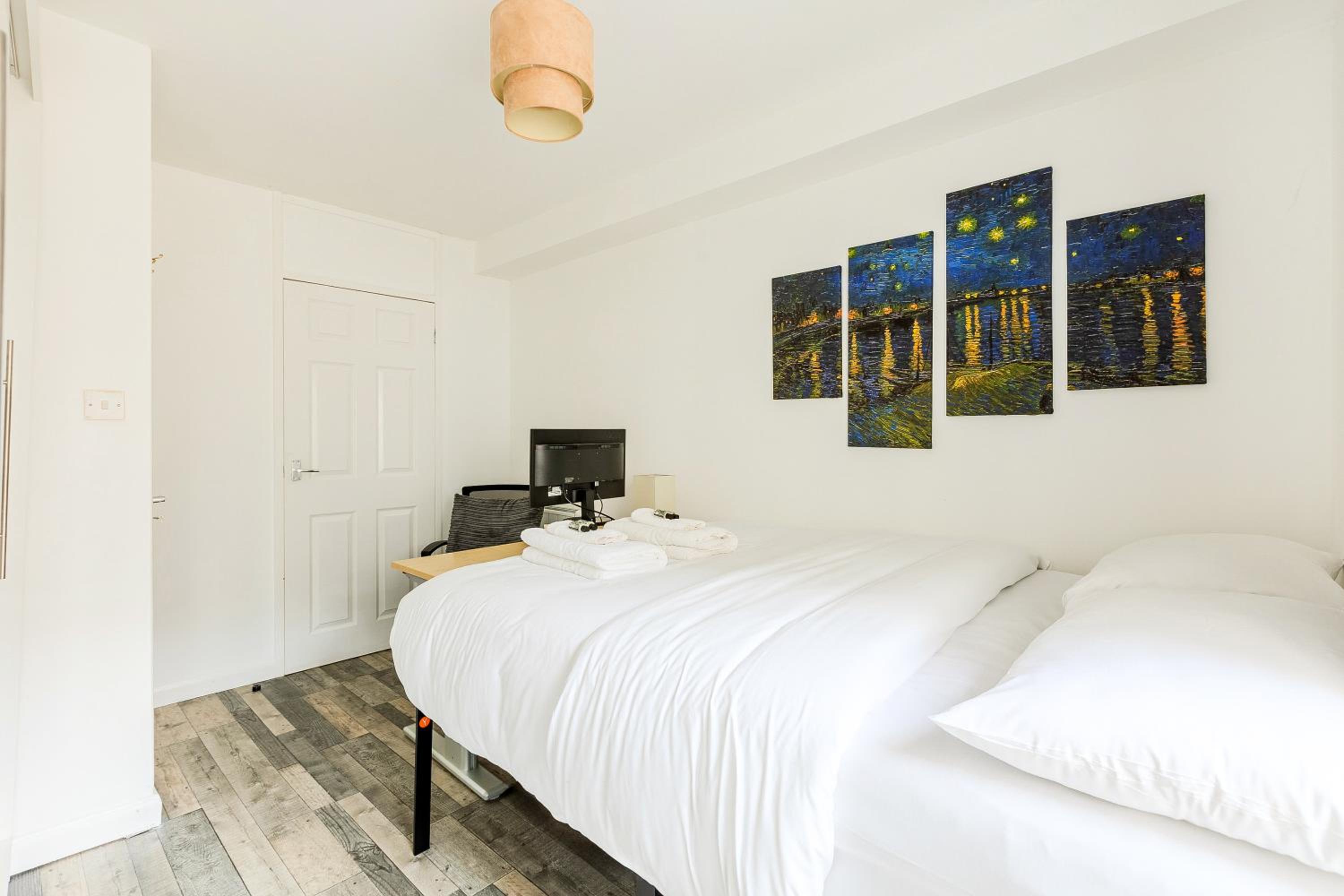 Central 2BR in Vibrant Spitalfields, 5min Tube
