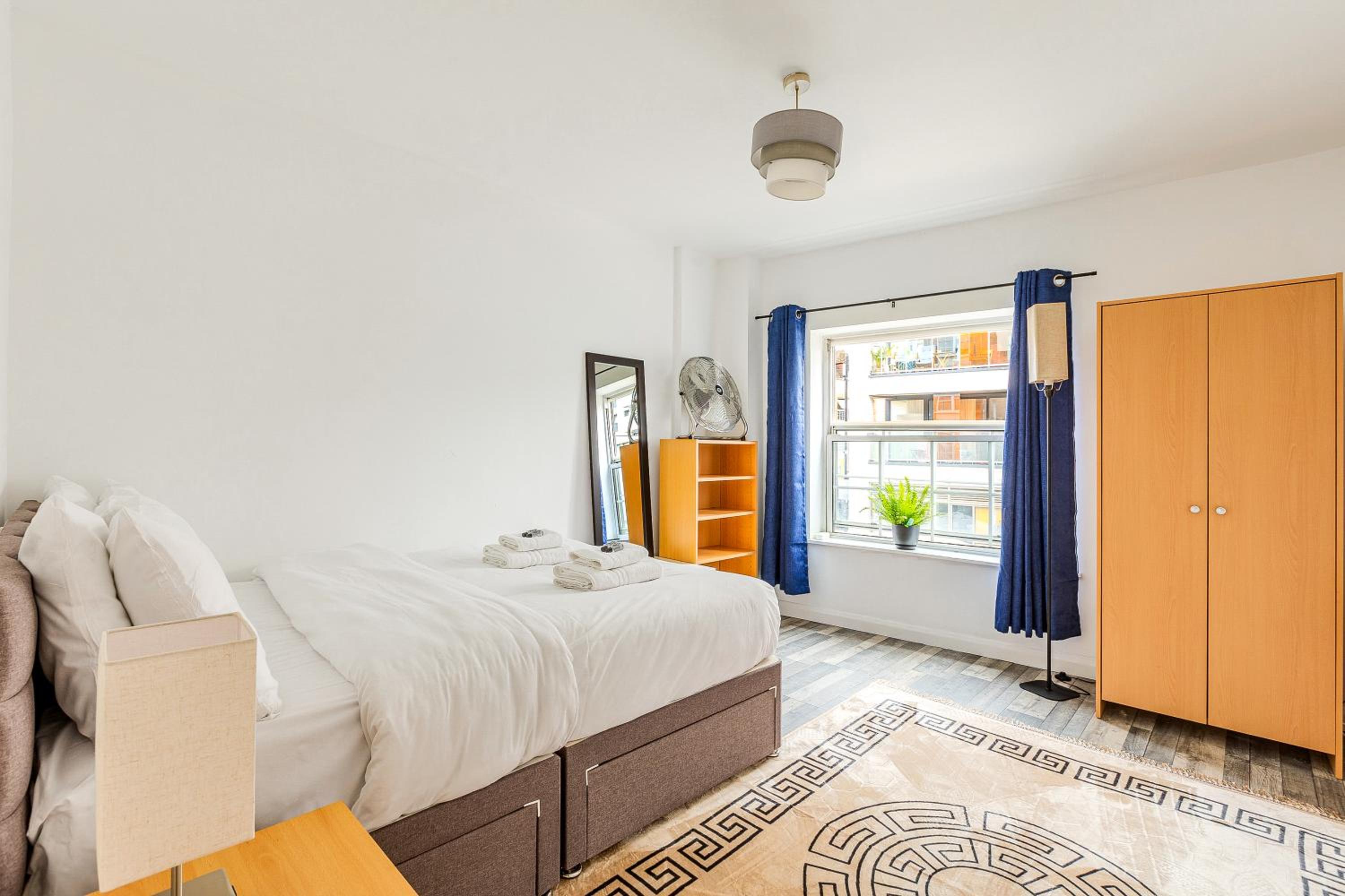 Central 2BR in Vibrant Spitalfields, 5min Tube