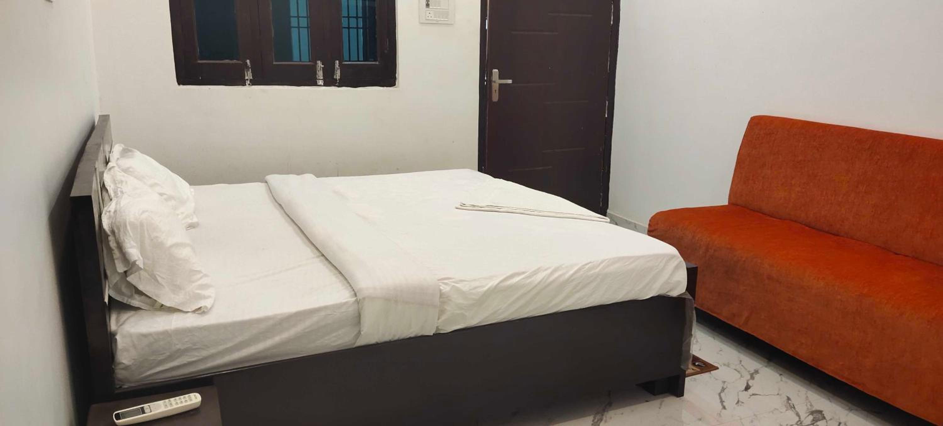 Hotel O Home PK Guest Homestay