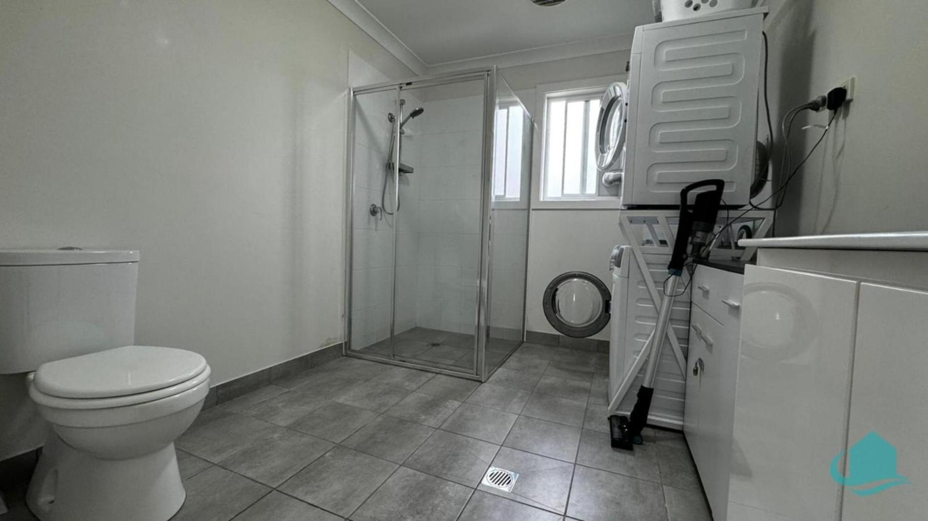 2B at Swansea cosy cottage, outdoor pet friendly