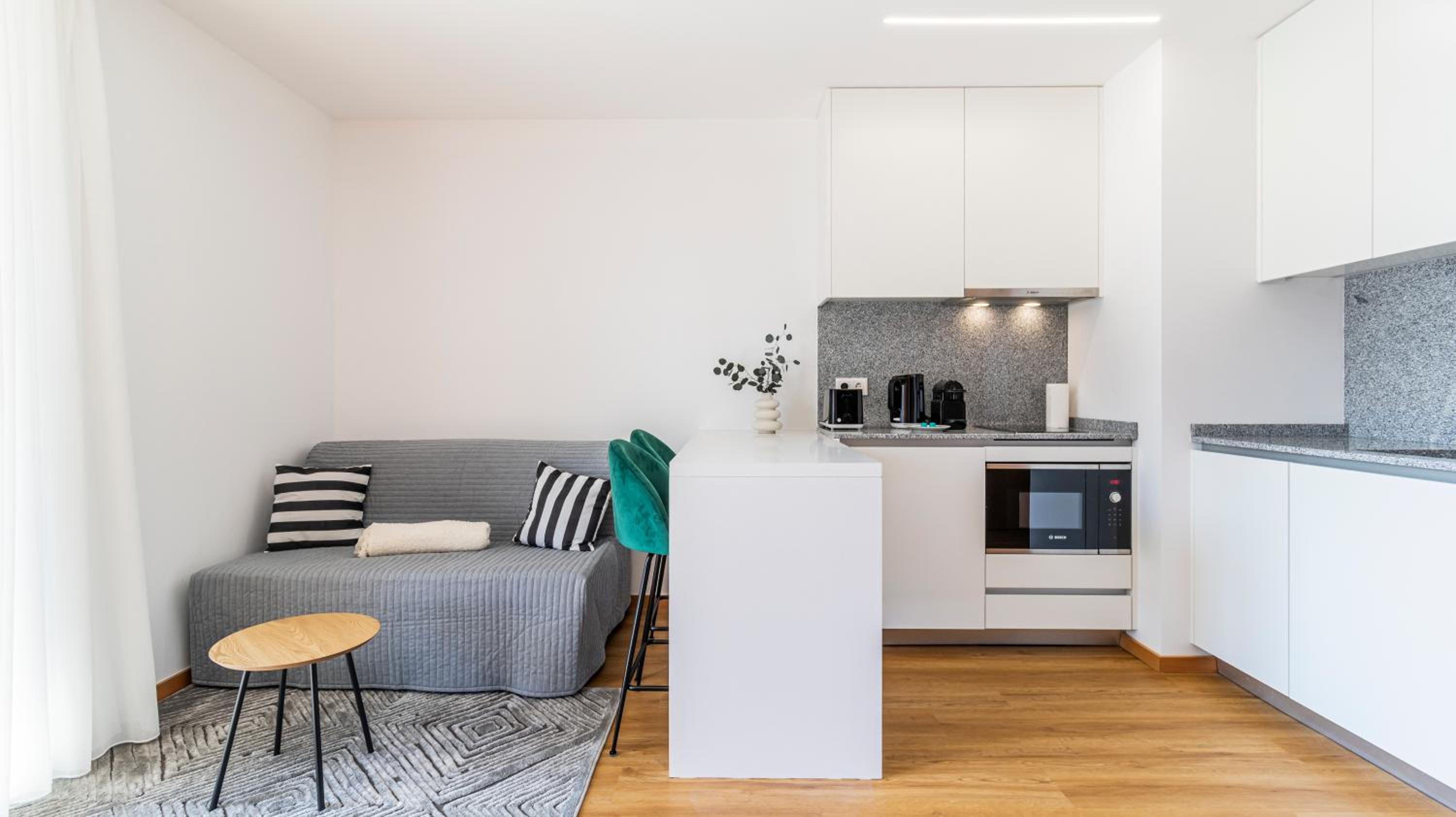 Infante Studio w Parking by LovelyStay view 3