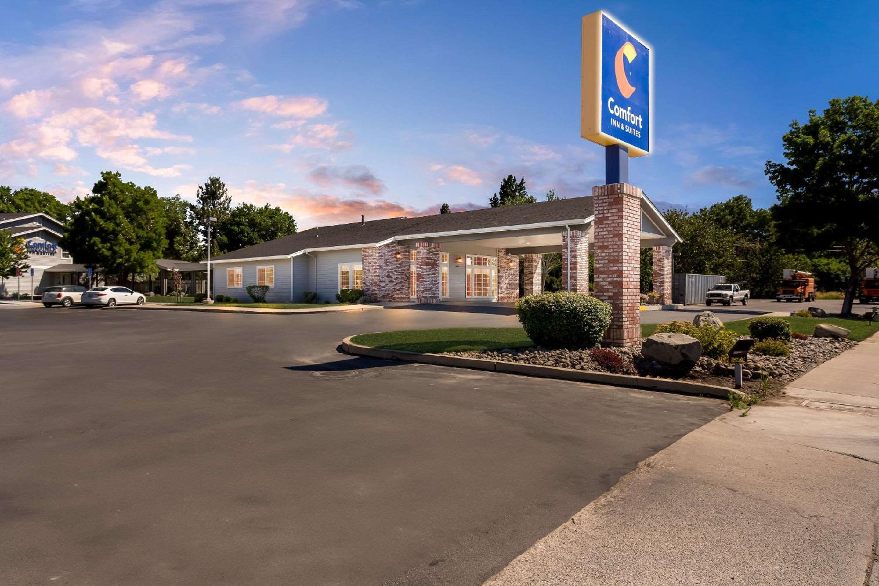 Comfort Inn & Suites Susanville view 3
