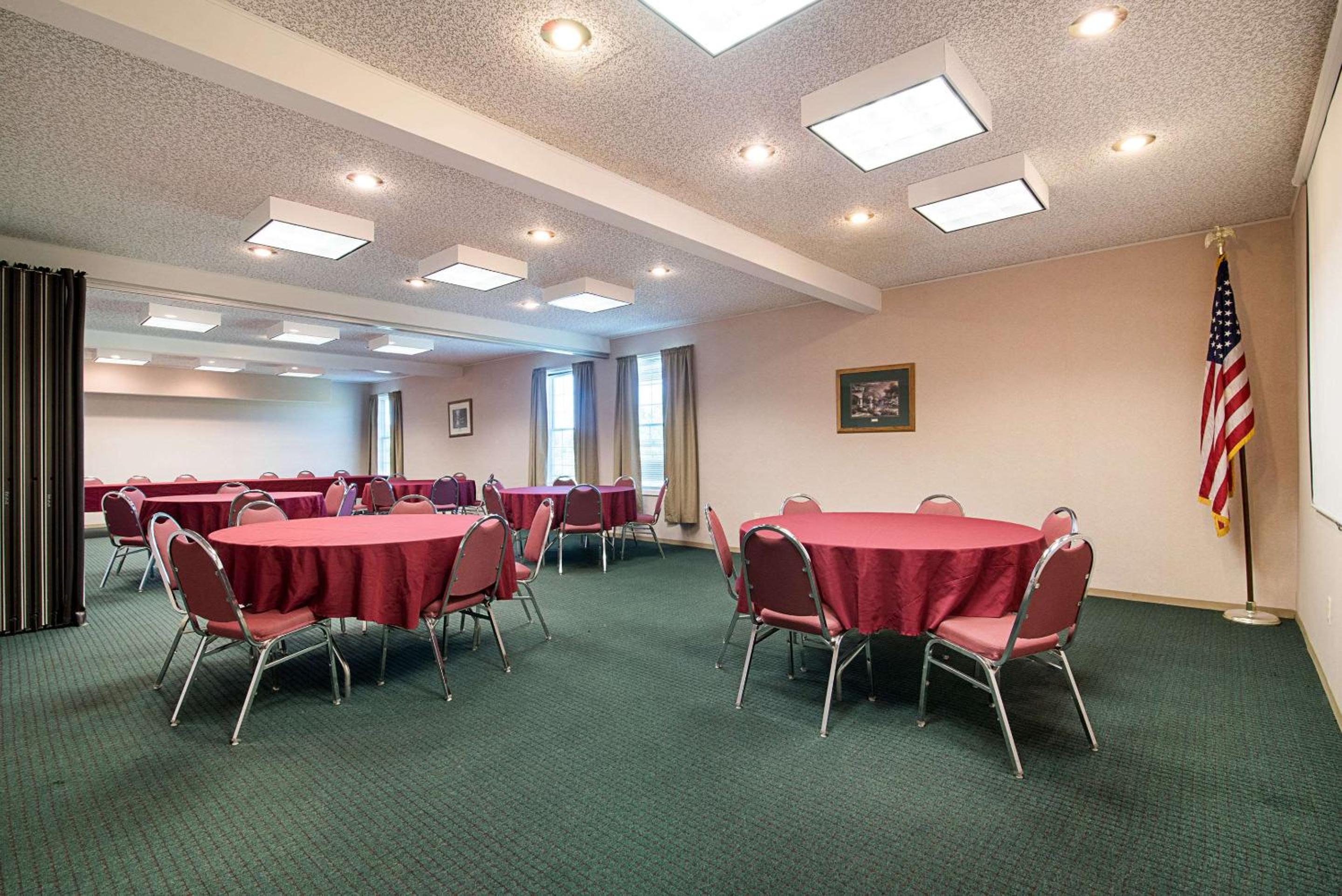 Quality Inn Suites Schoharie near Howe Caverns - Property Image 52