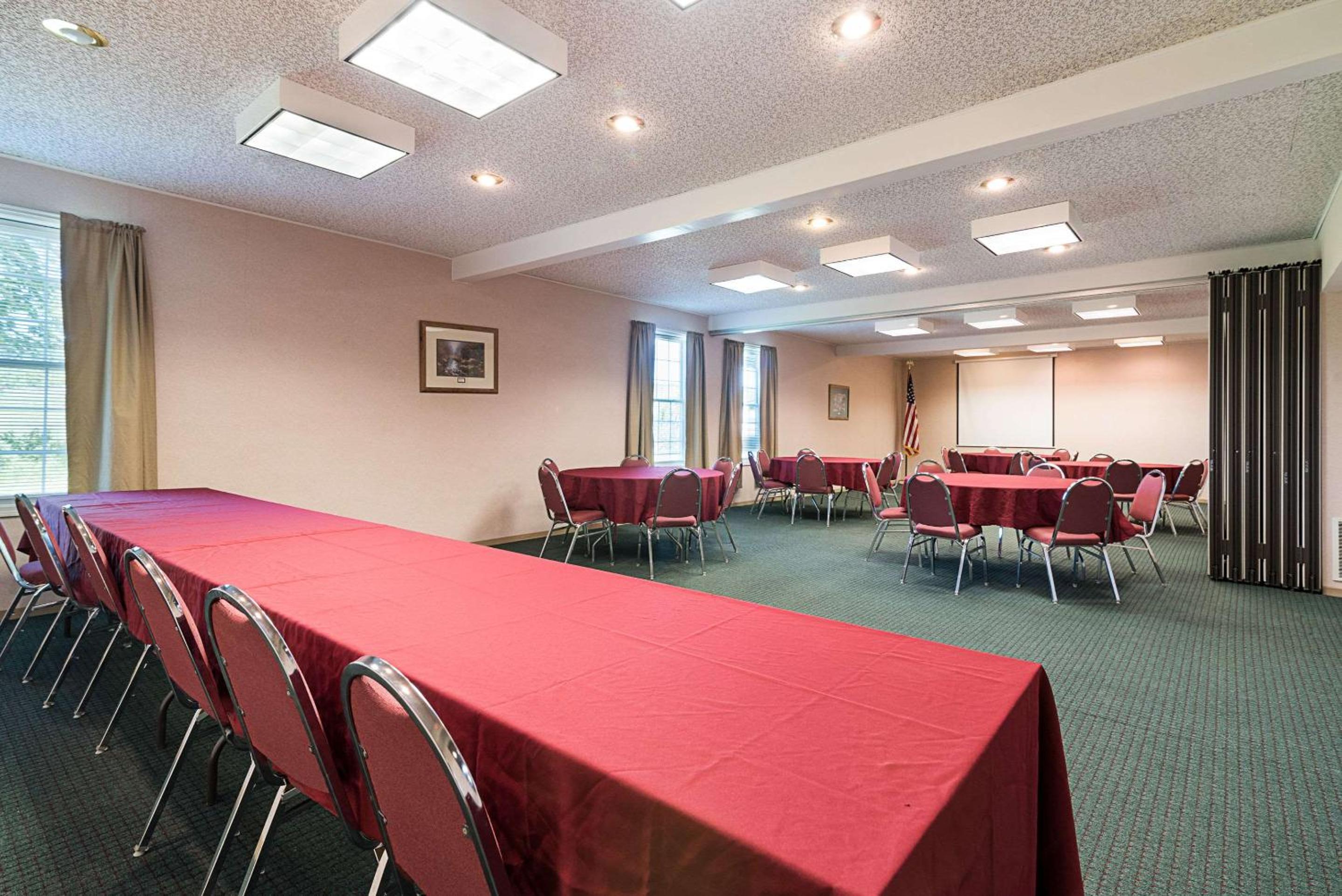 Quality Inn Suites Schoharie near Howe Caverns - Property Image 53