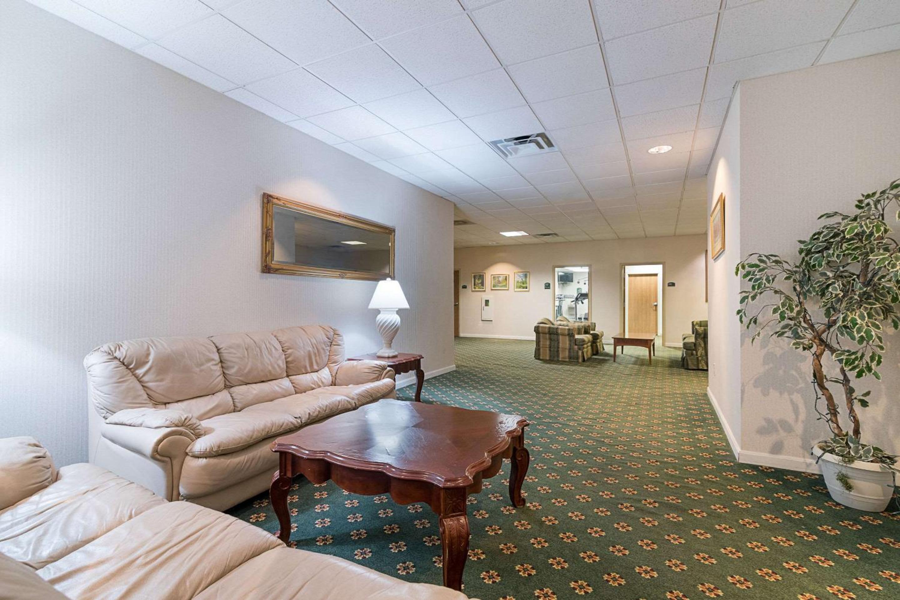 Quality Inn Suites Schoharie near Howe Caverns - Property Image 47