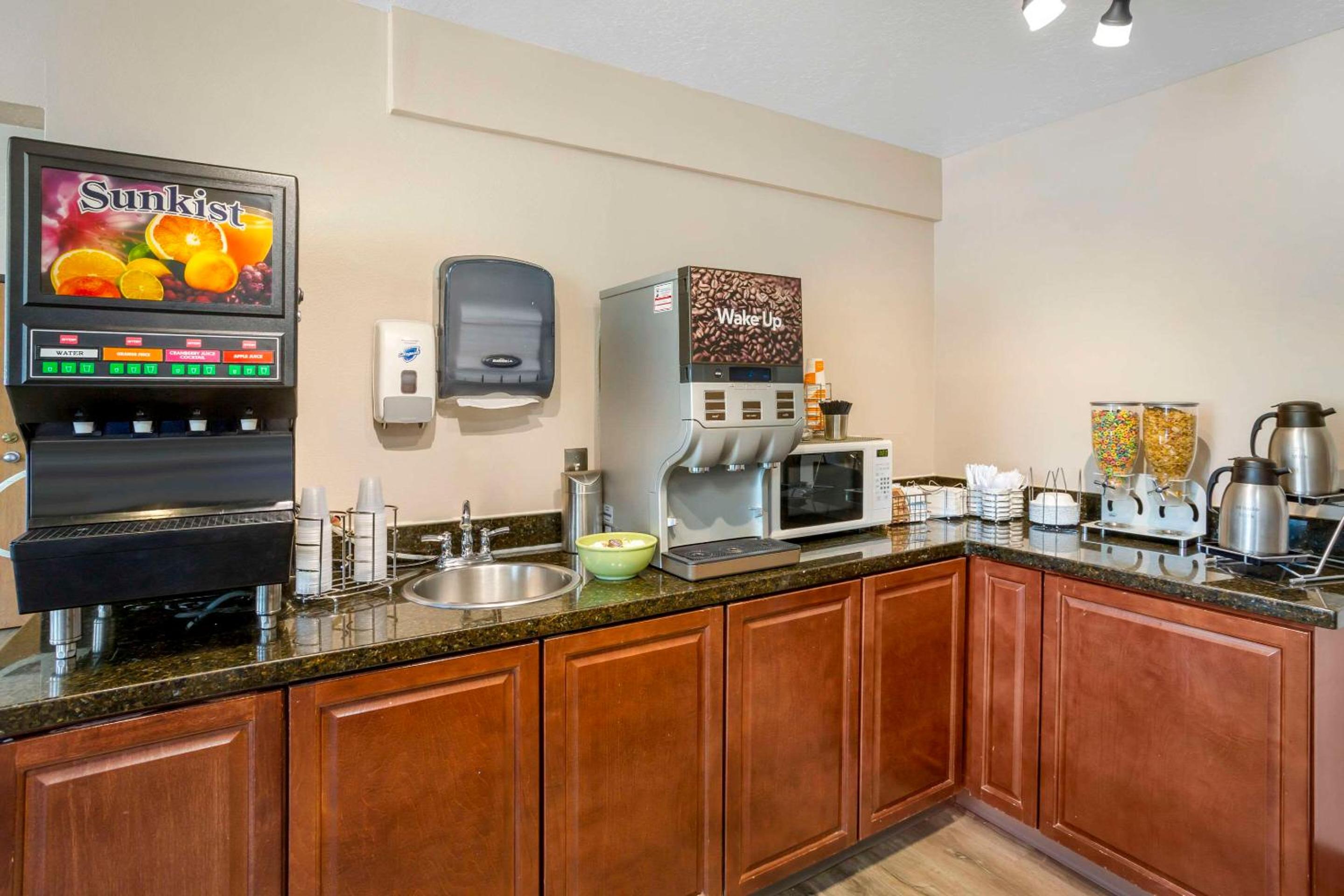 Logan Vacations - Quality Inn Logan near University - Property Image 12