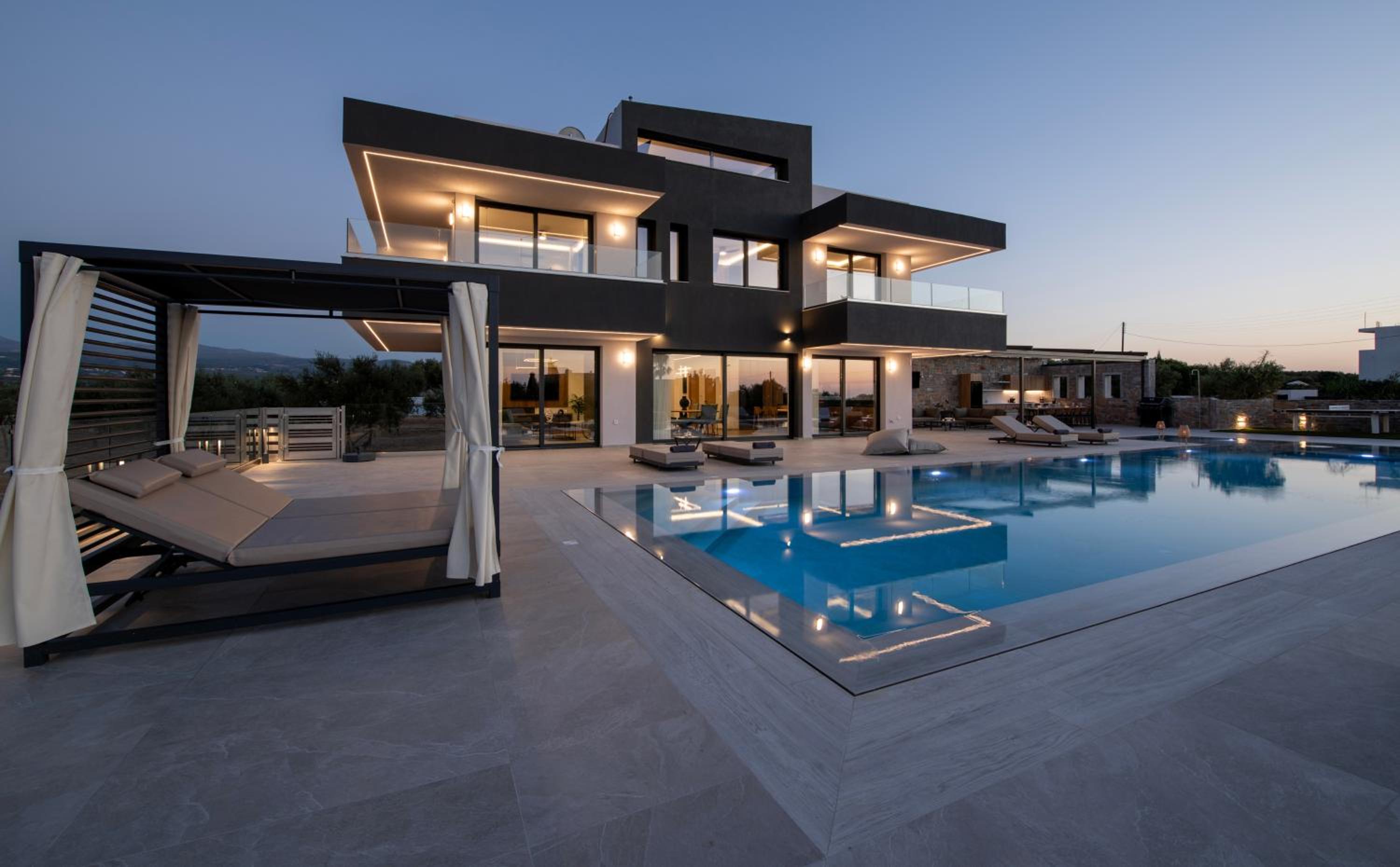 Omnia Luxury Villa, 100m2 Pool, Whirlpool & Gym, By ThinkVilla view 2