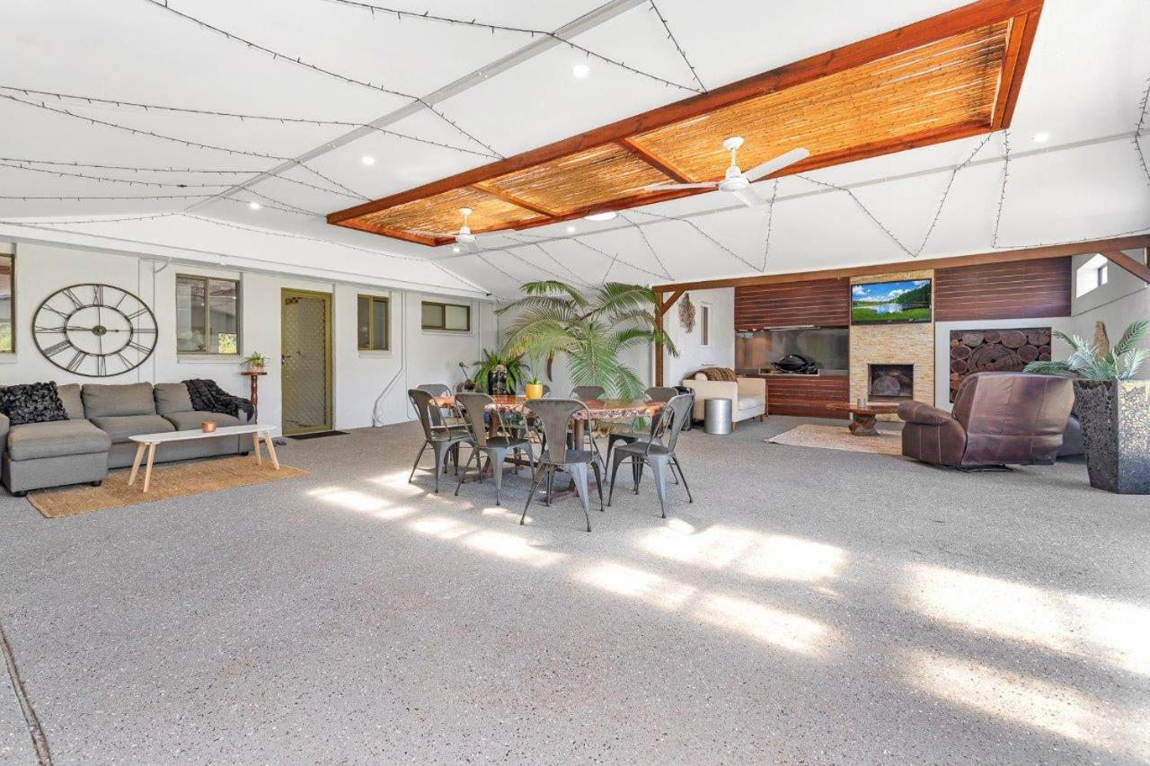 Guthrie's Place - Family Resort Style Home by Echuca Holiday Homes