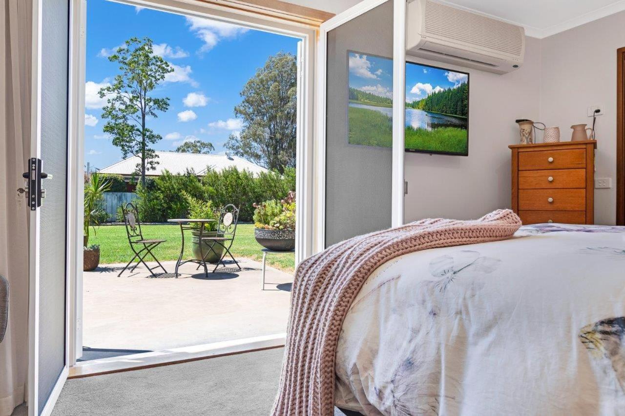 Guthrie's Place - Family Resort Style Home by Echuca Holiday Homes