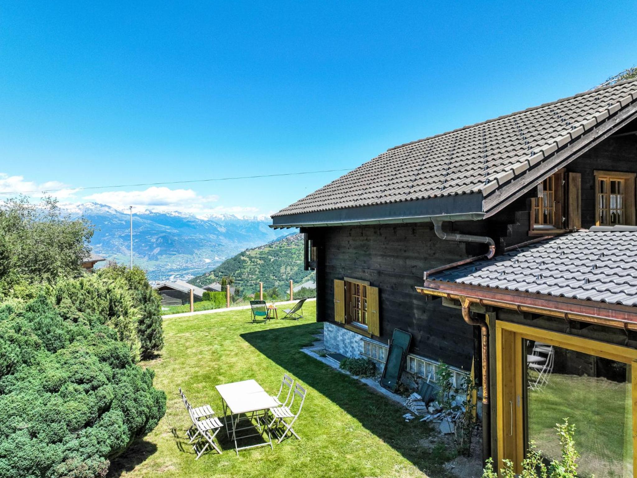 Chalet Mirabeau 6 by Interhome