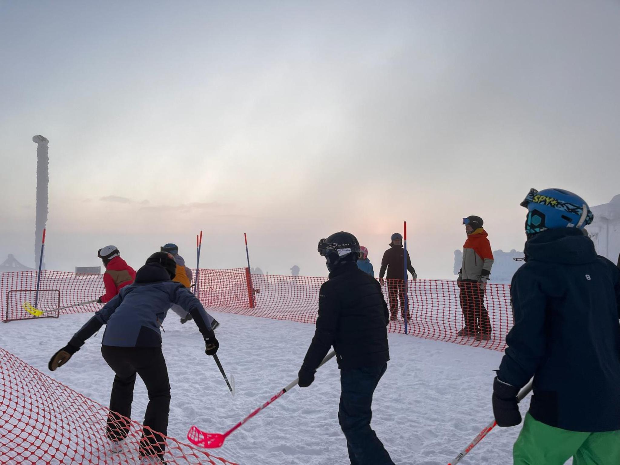 Porthos Ski-in Lodge with private hot tub and sauna in Lapland