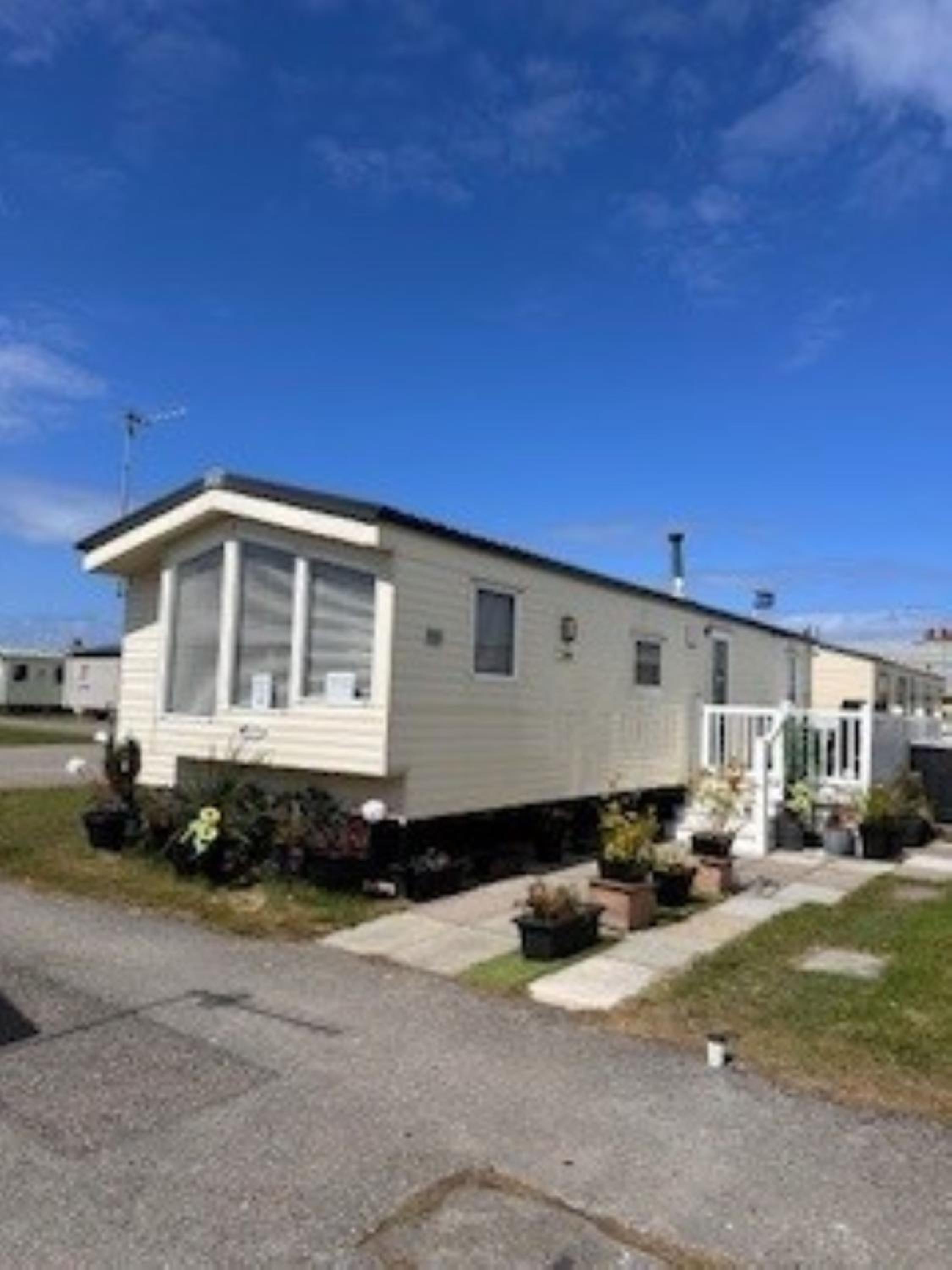 P&T's home from home, PLATINUM Spacious Lodge view 2