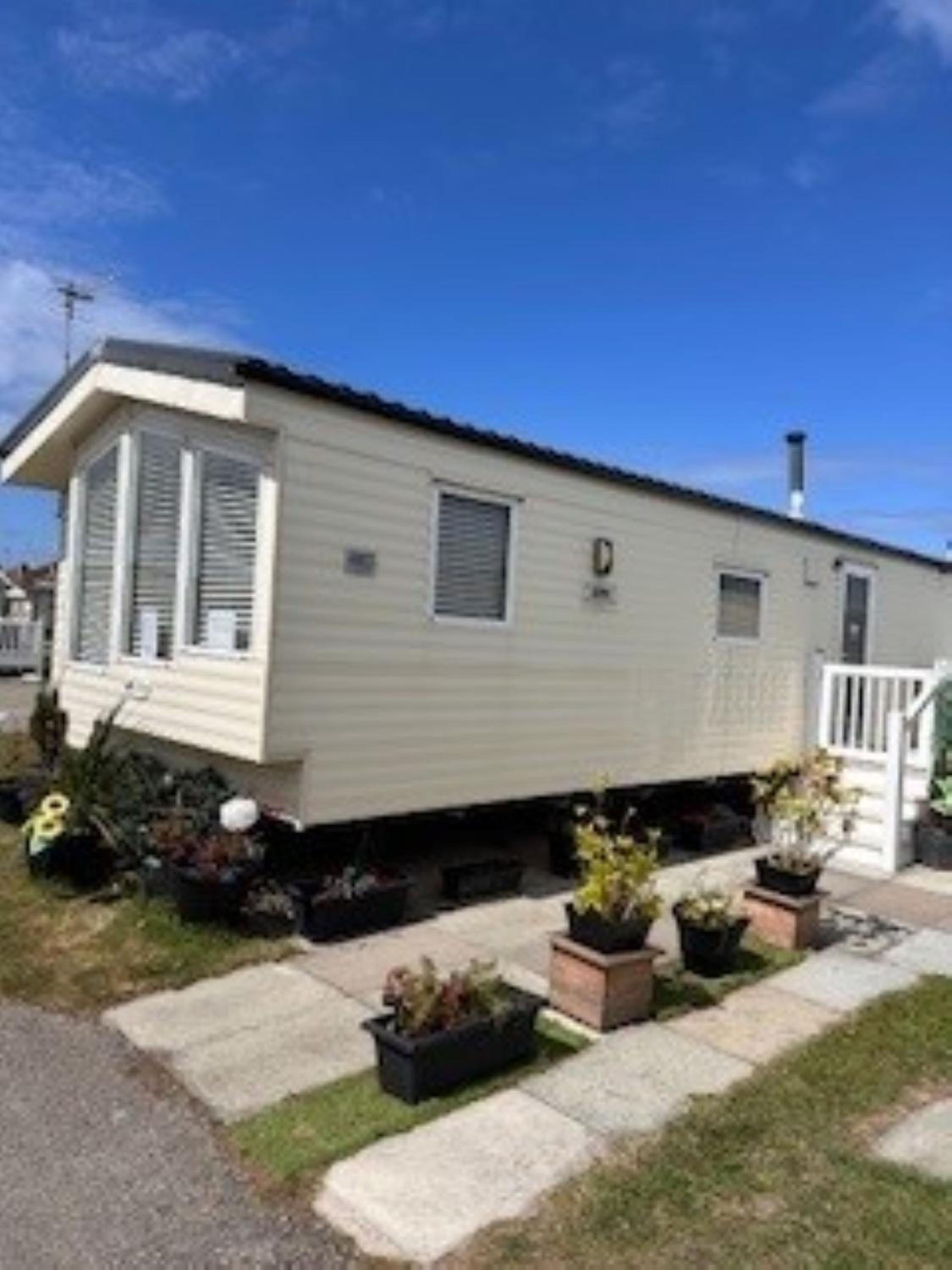P&T's home from home, PLATINUM Spacious Lodge view 3