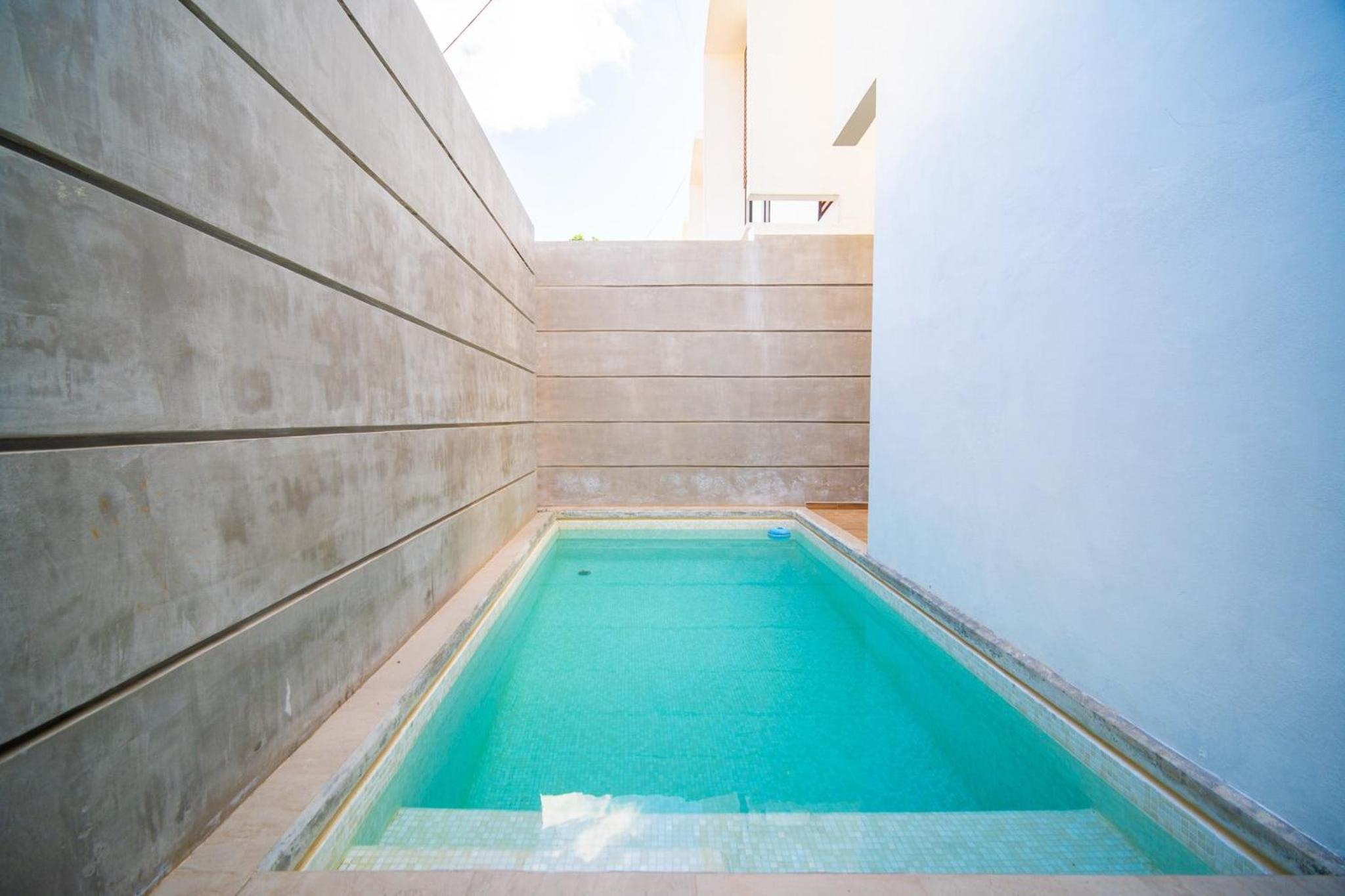 Sunny Mérida Getaway: Spacious 3BR with Pool view 2