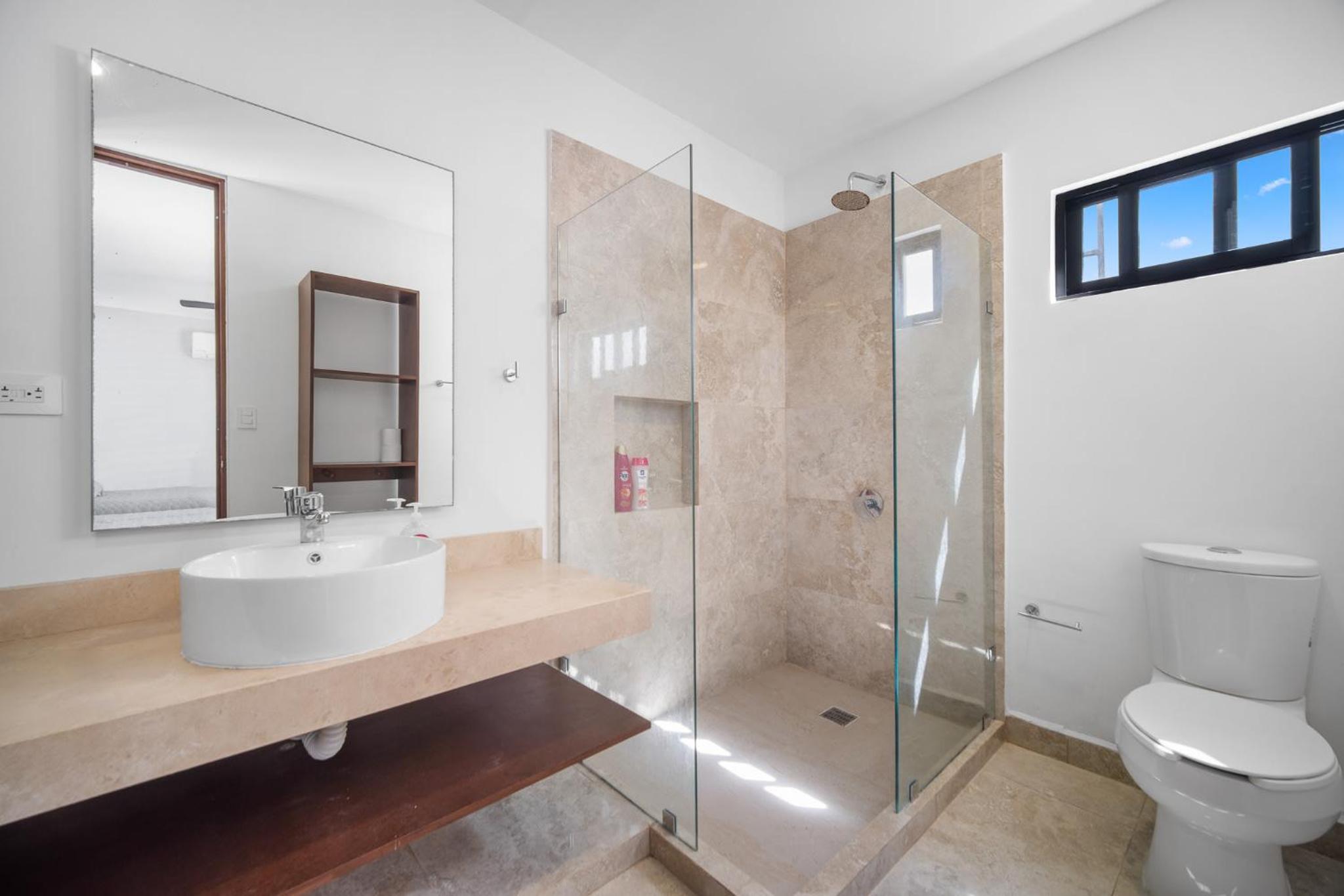 Sunny Mérida Getaway: Spacious 3BR with Pool view 3