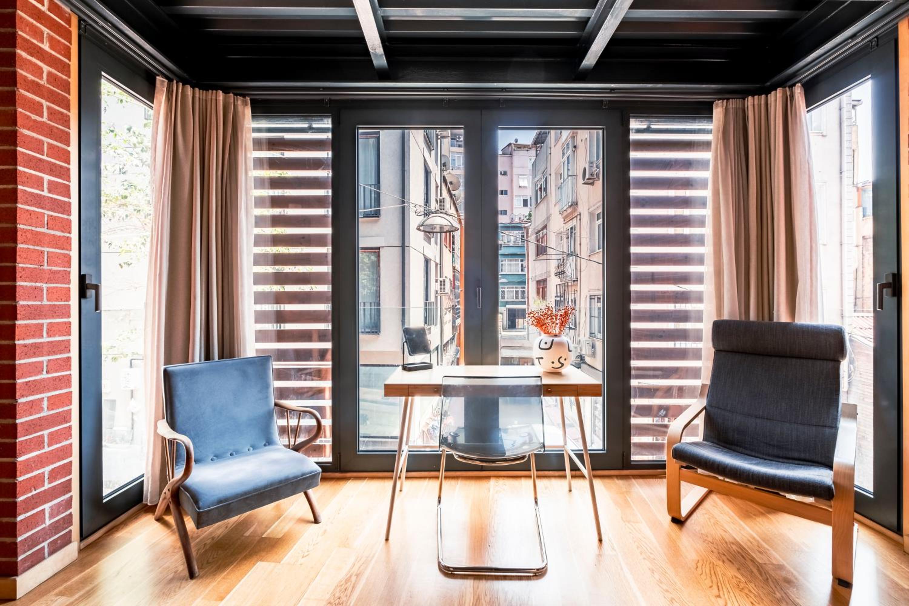 Homie Suites - ''Loft 27'' Urban Comfort Suites in the Heart of Cihangir