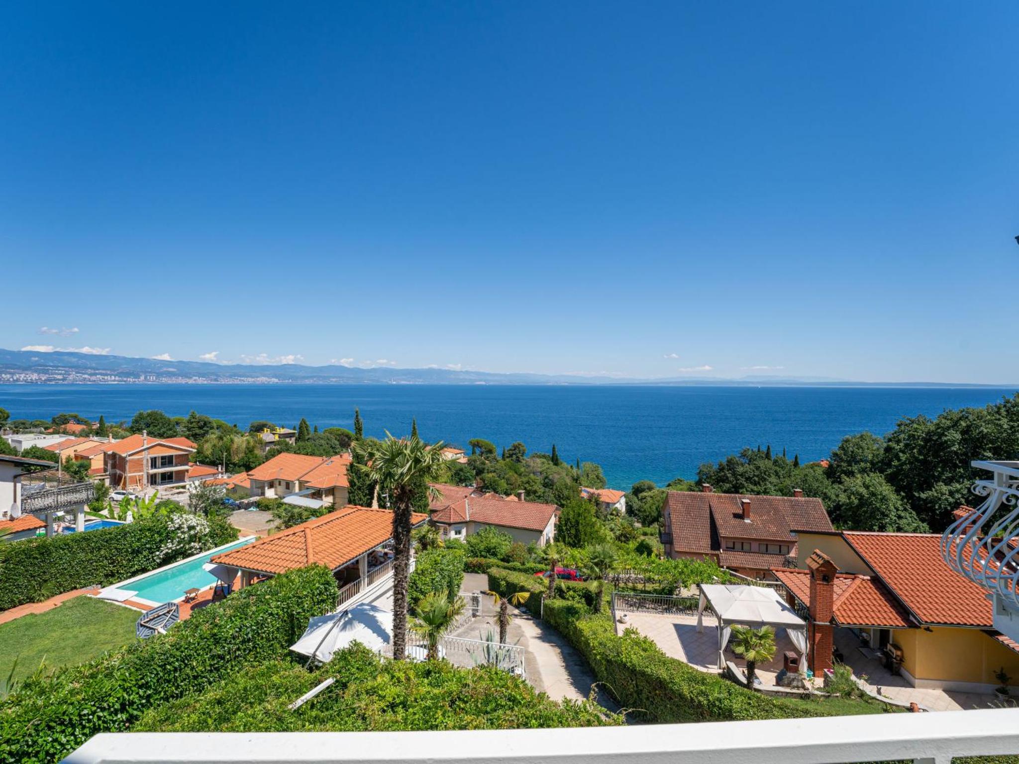 Apartment villa Mona Lisa-2 by Interhome