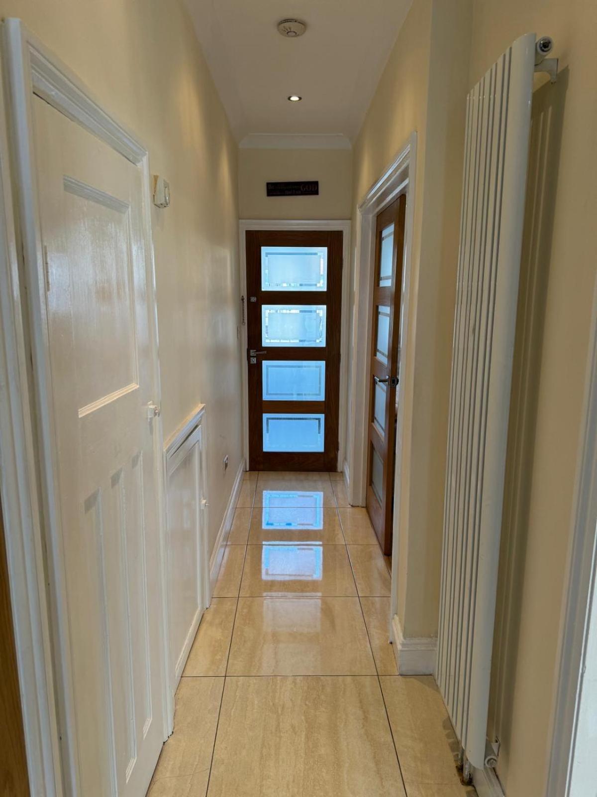 Flat in London view 4