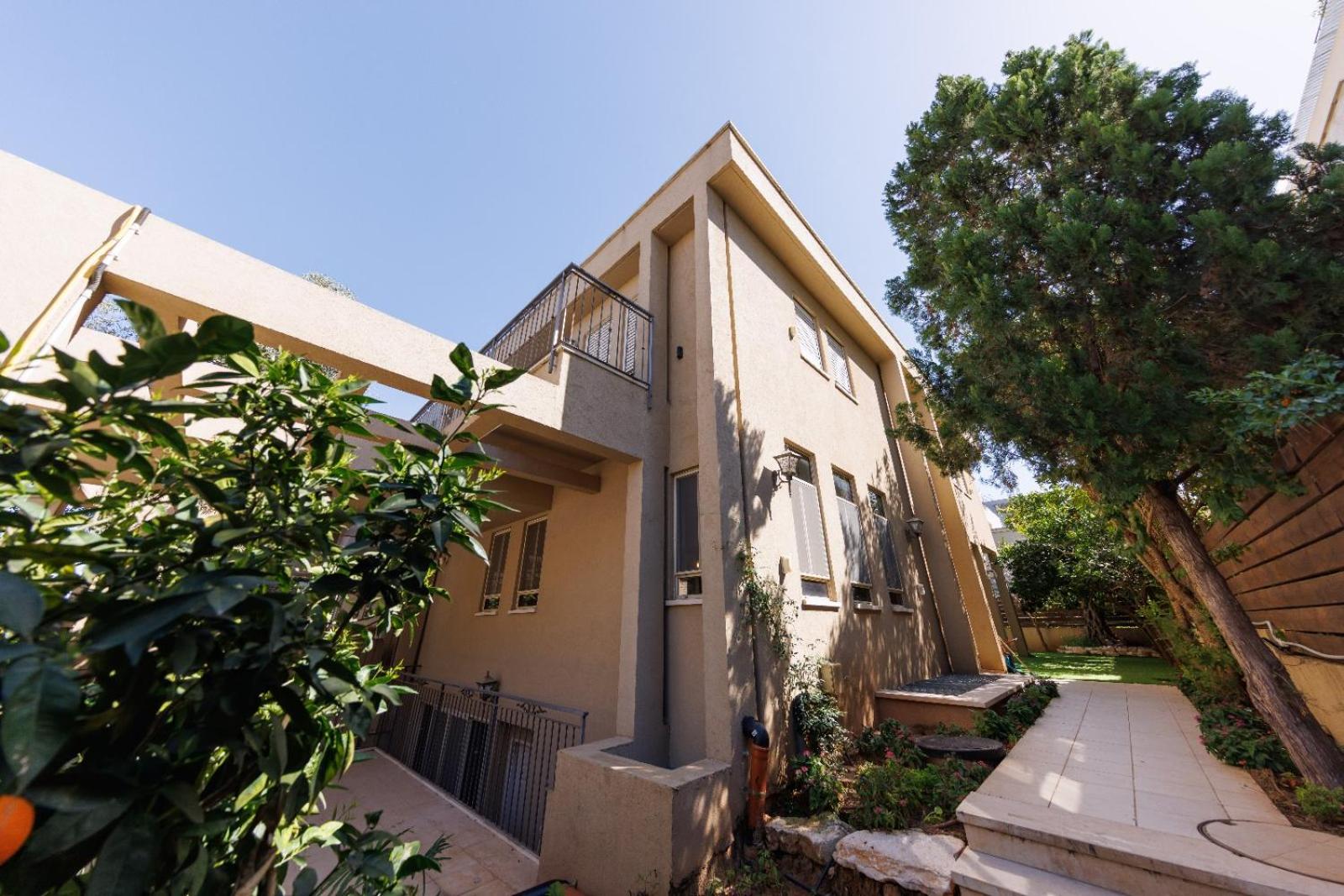 HaSharon Tranquil Villa by Sea N Rent view 3