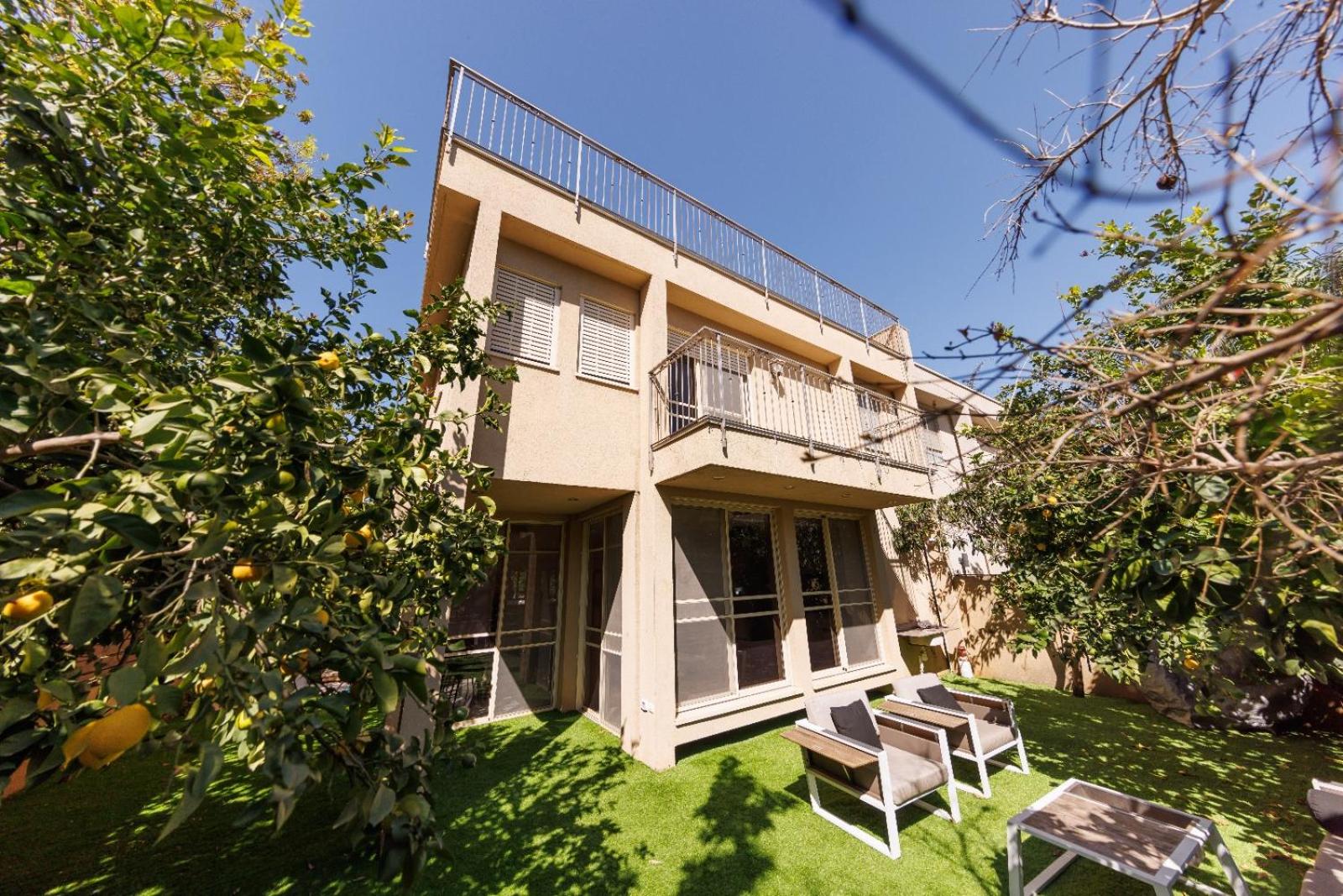 HaSharon Tranquil Villa by Sea N Rent view 5