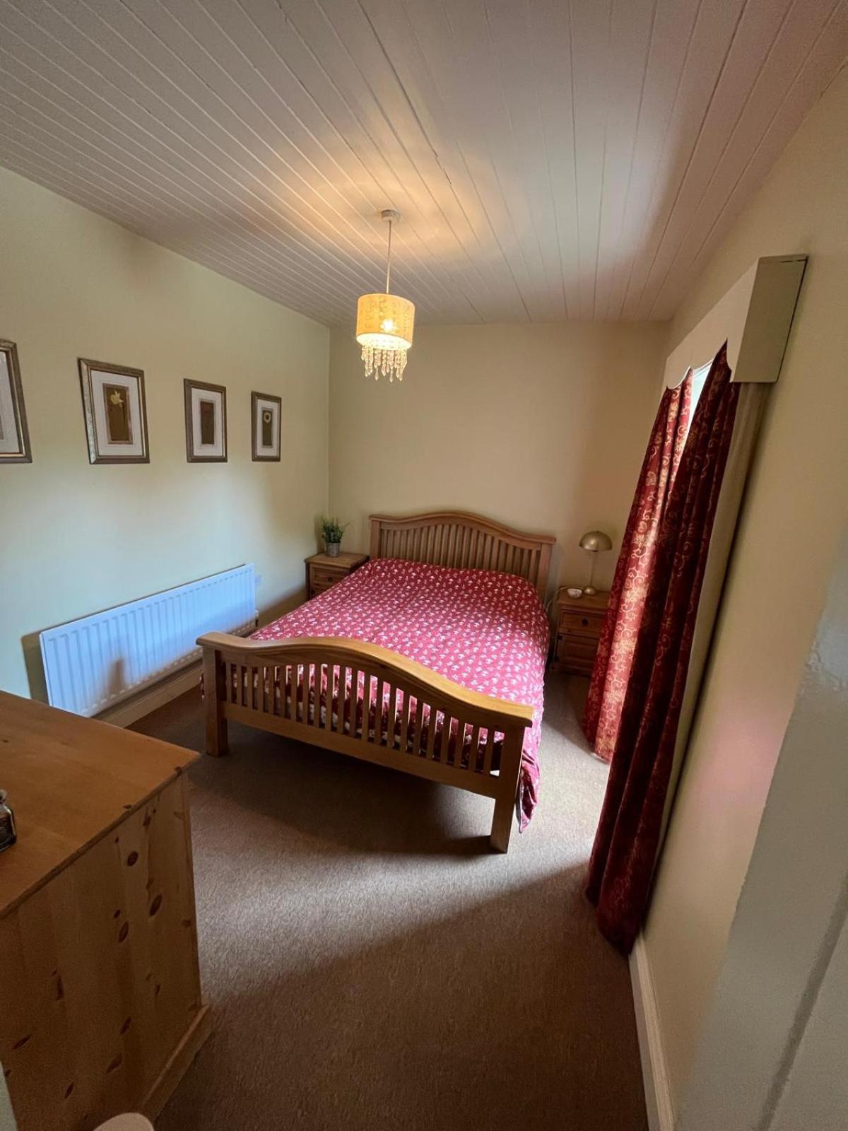 Hollybush Cottage Dundrum