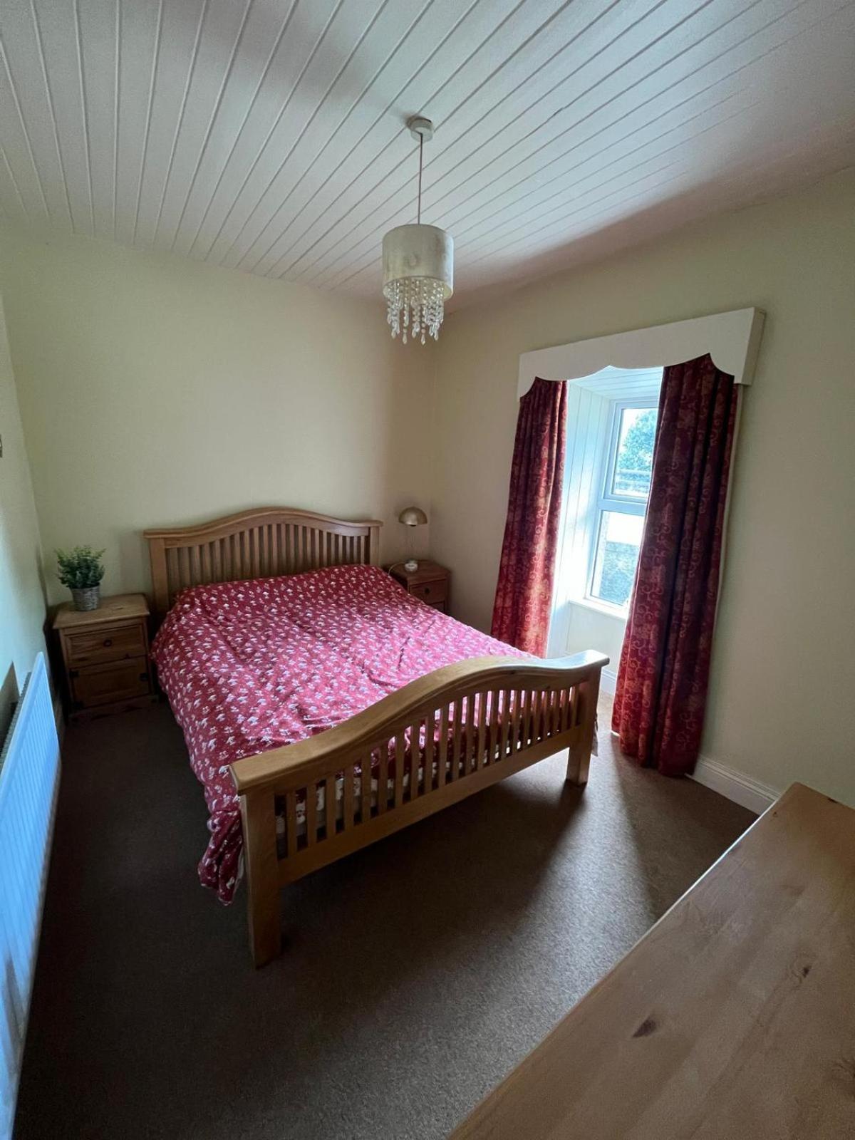 Hollybush Cottage Dundrum