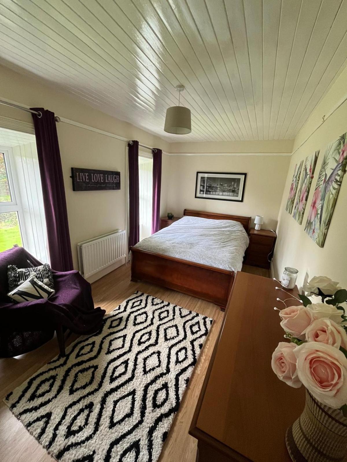 Hollybush Cottage Dundrum