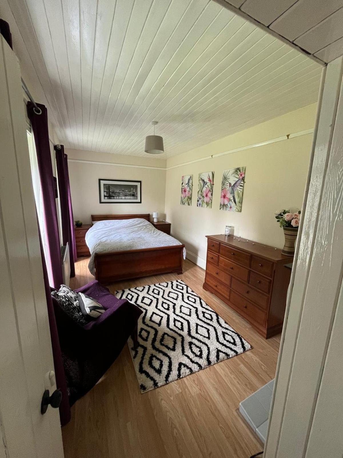 Hollybush Cottage Dundrum