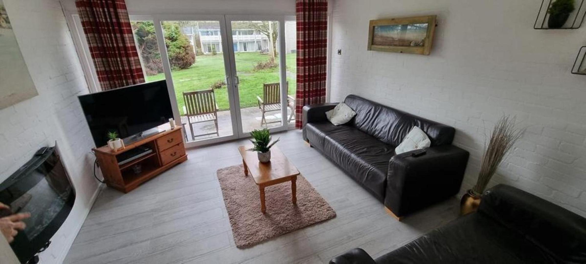 2 Bed Cottage Sleeps 5 - Pets Allowed view 3