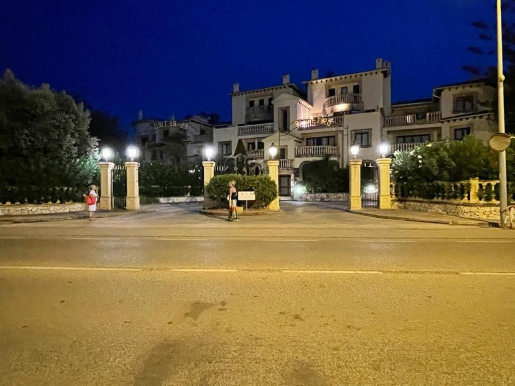 Marina Lodge
