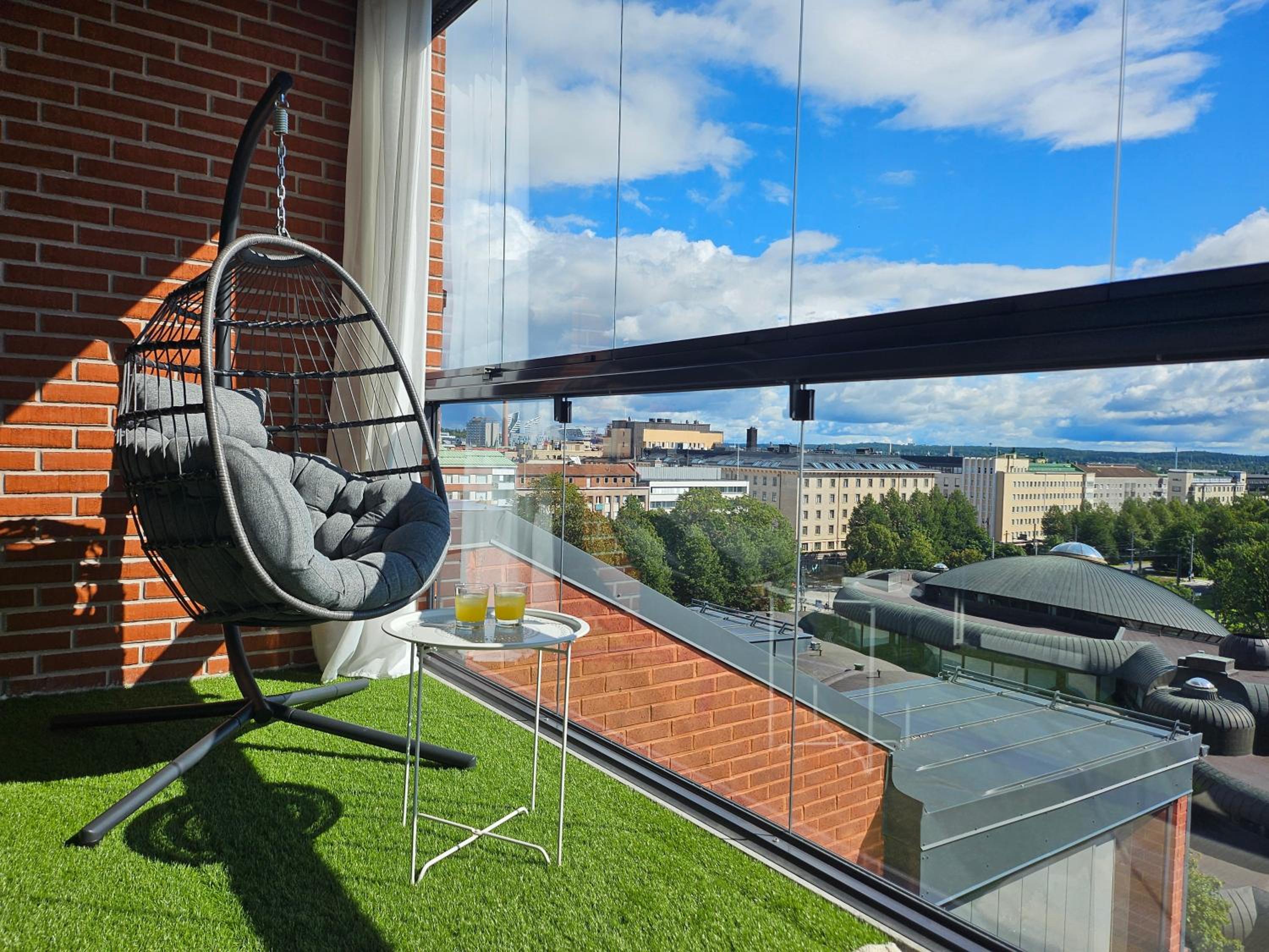 1 bedroom apartment with city views
