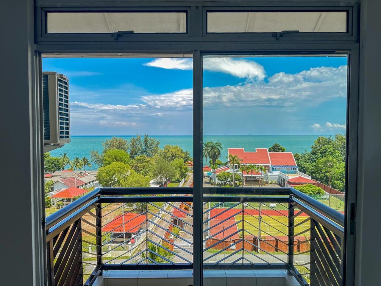 Laguna Seaview Suites PD By Maison photo 8