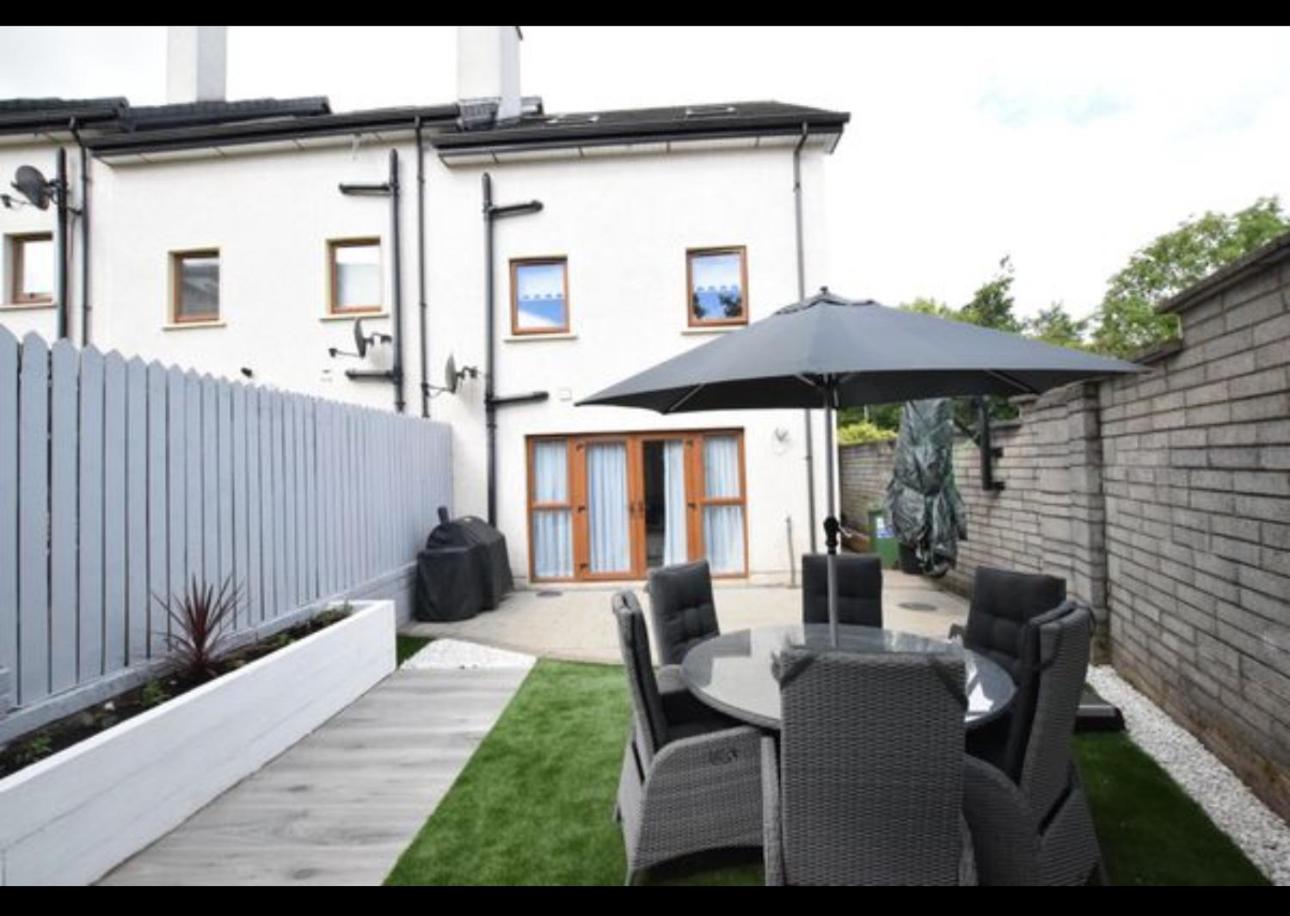 Cozy Modern Home With Scenic Views in Cork City view 4